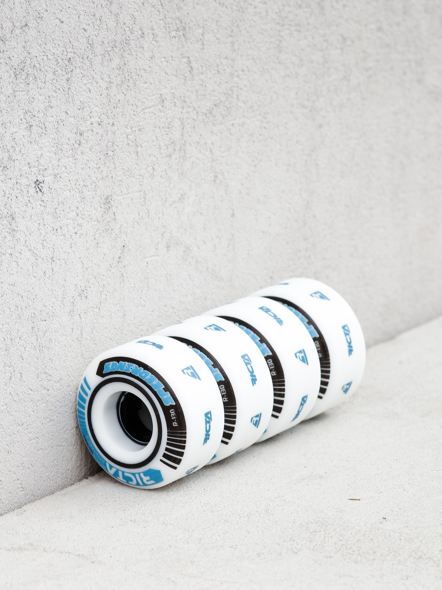 Kolečka Ricta Speedrings Slim 99a (white/blue)