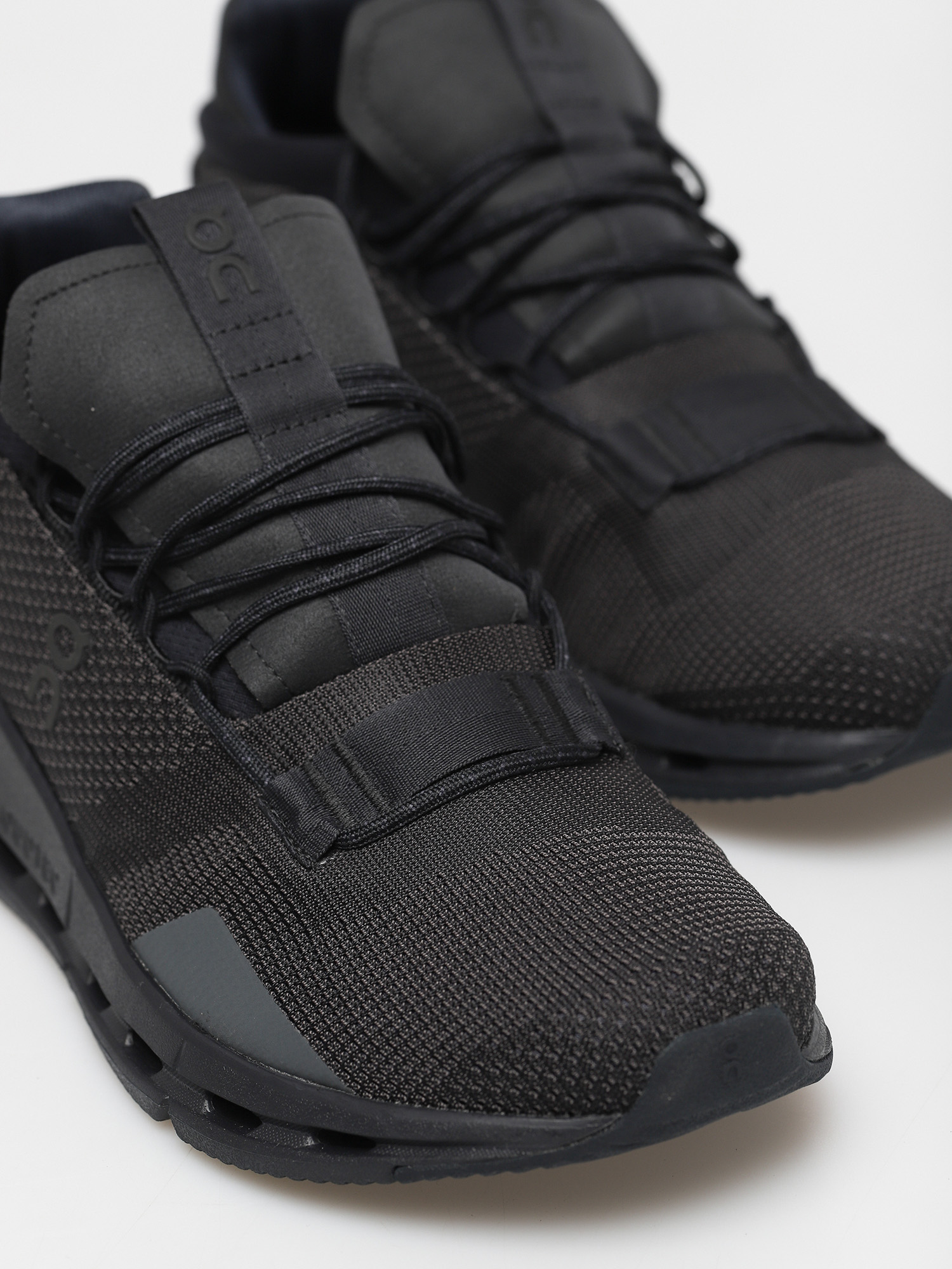 Běžecké Boty On Running Cloudnova (black/eclipse)