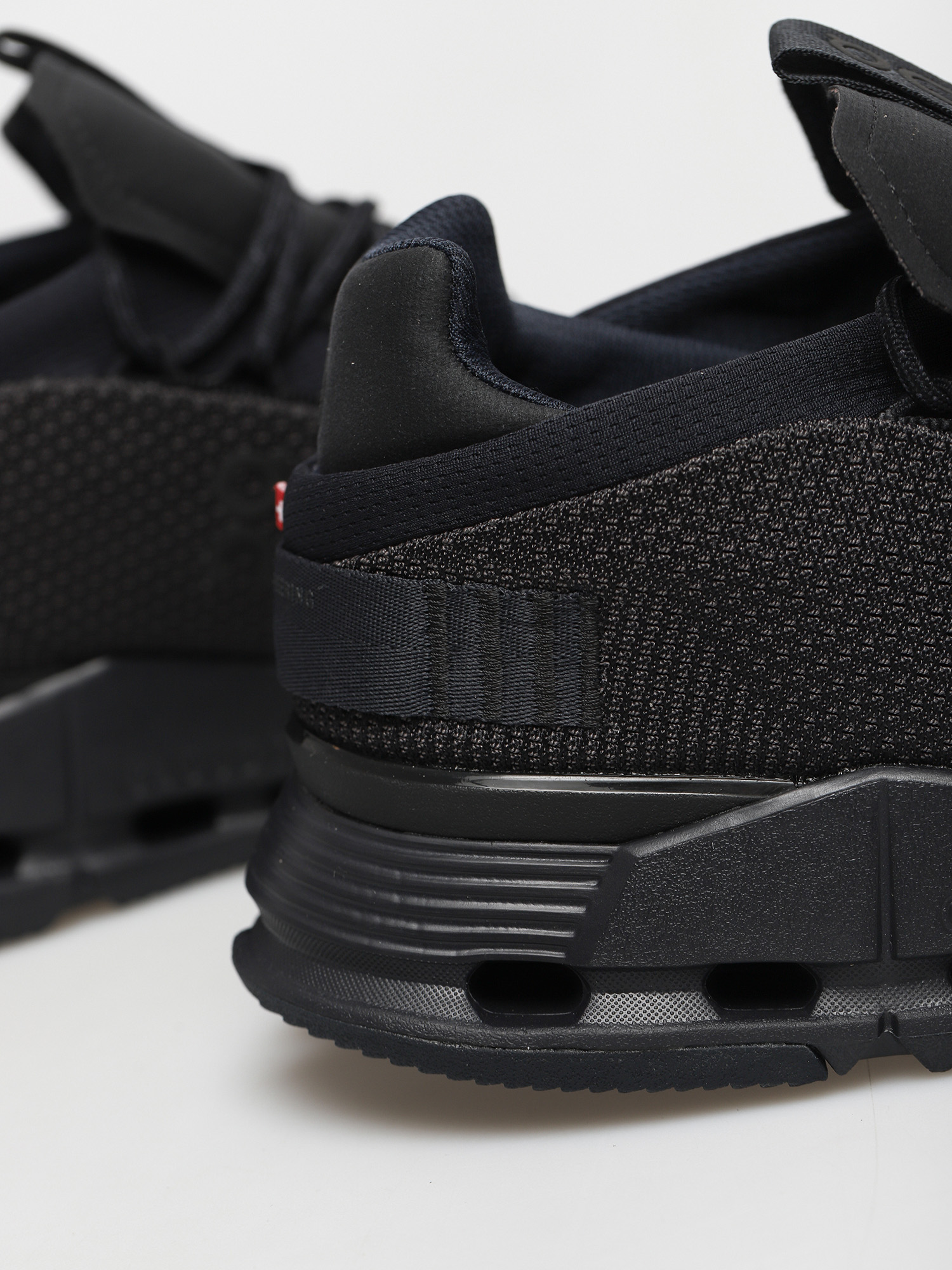 Běžecké Boty On Running Cloudnova (black/eclipse)