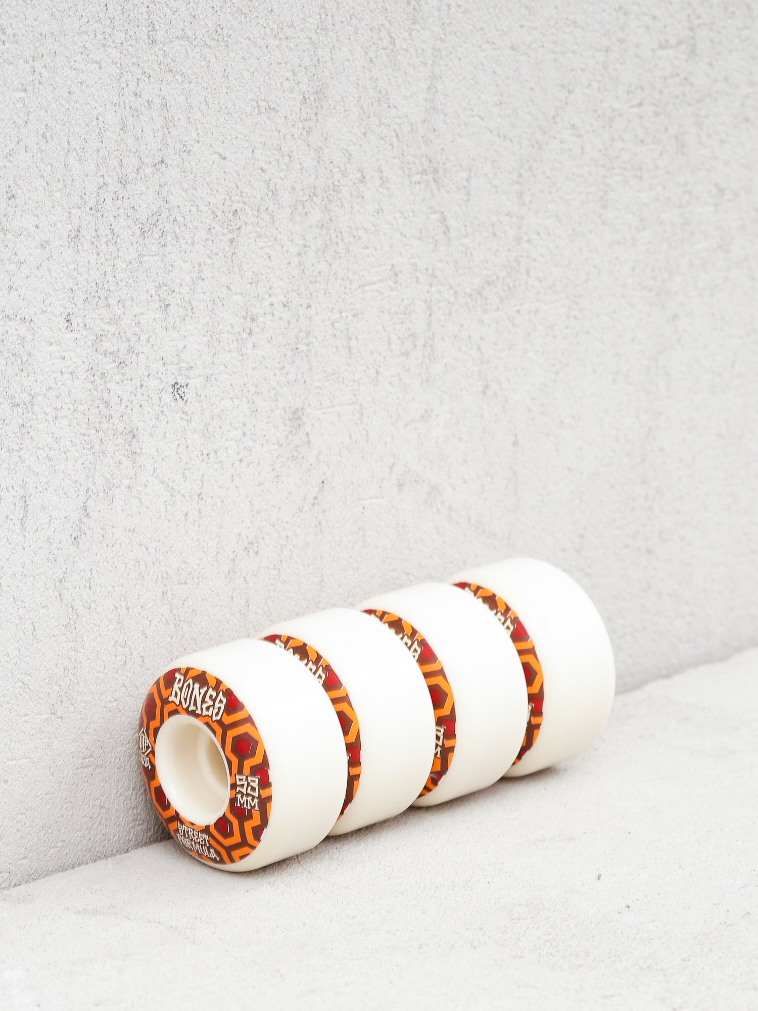 Kolečka Bones Retros STF V1 Standard 103A (white)