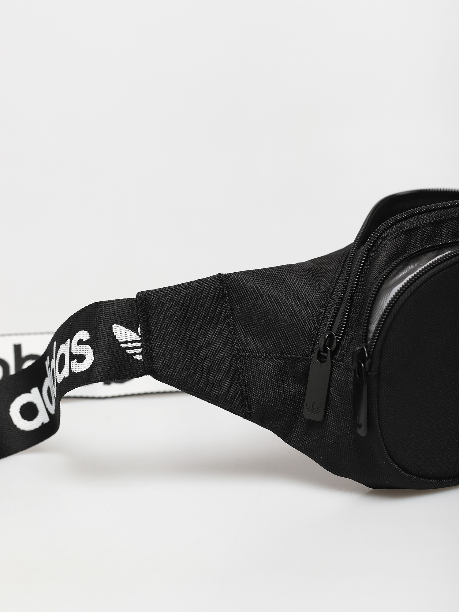 Ledvinka adidas Originals Adicolor Waistb (black/white)