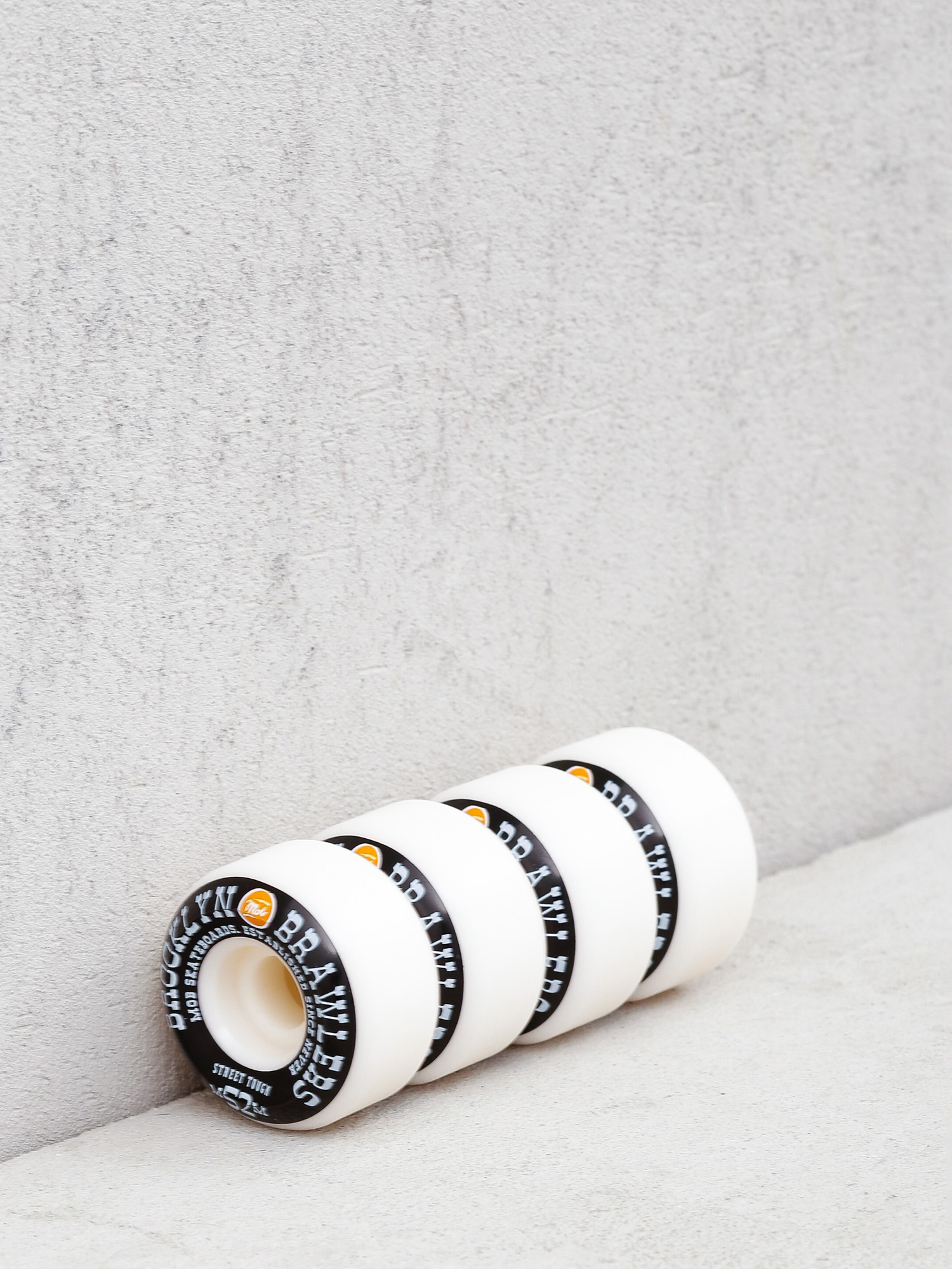 Kolečka Mob Skateboards Brooklyn Brawlers (white/black/orange)