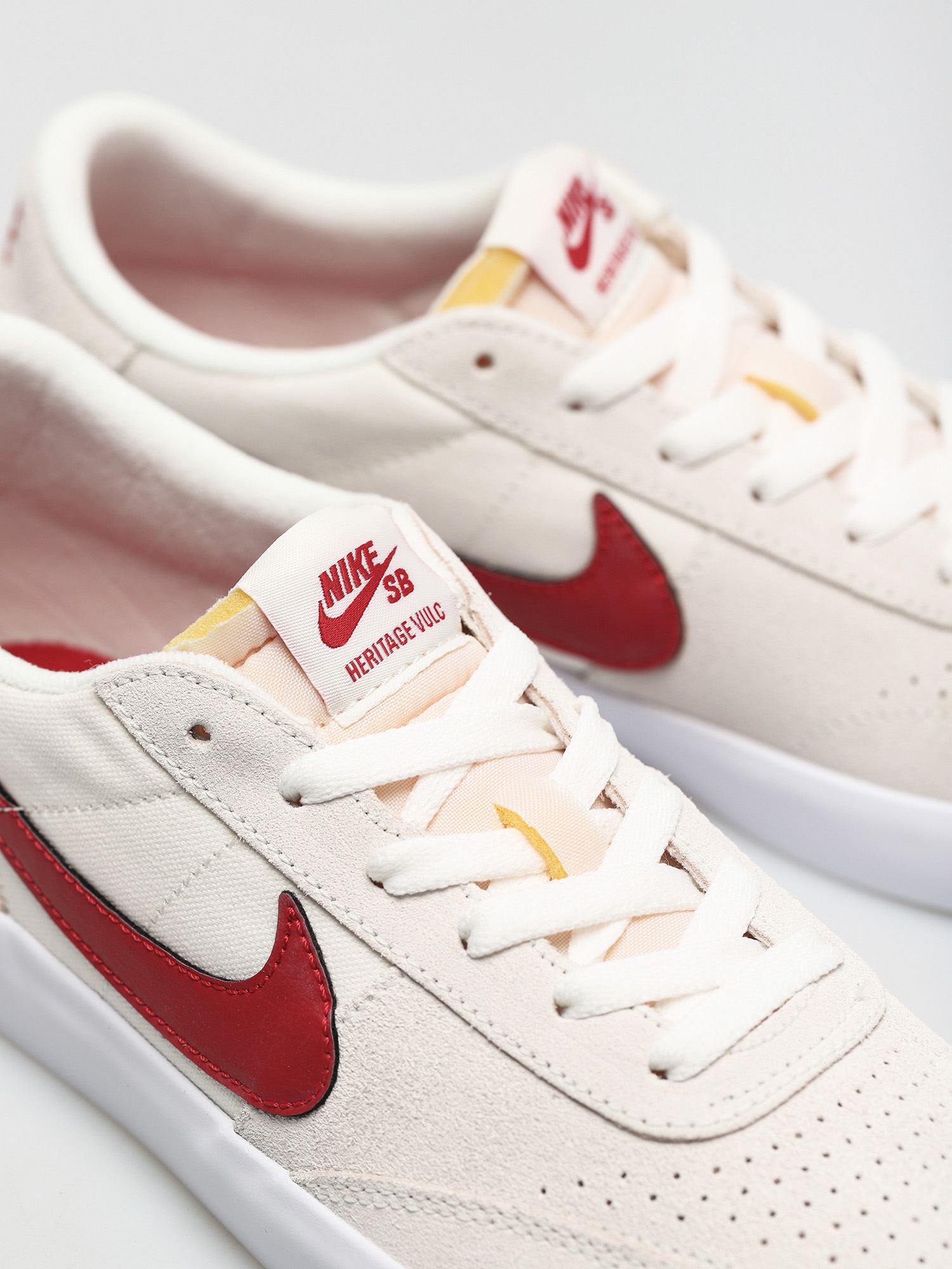 Boty Nike SB Heritage Vulc (summit white/gym red summit white white)