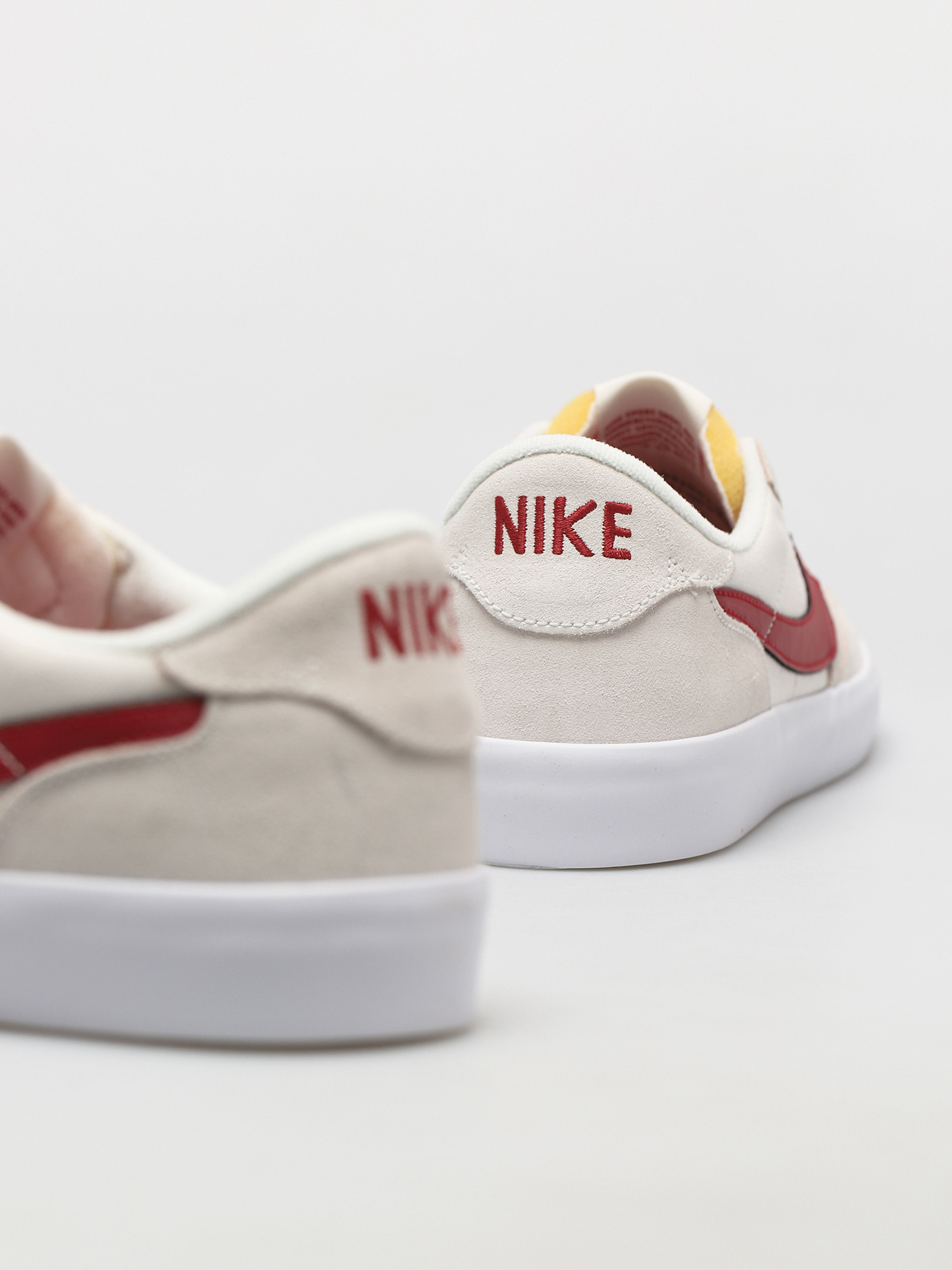 Boty Nike SB Heritage Vulc (summit white/gym red summit white white)