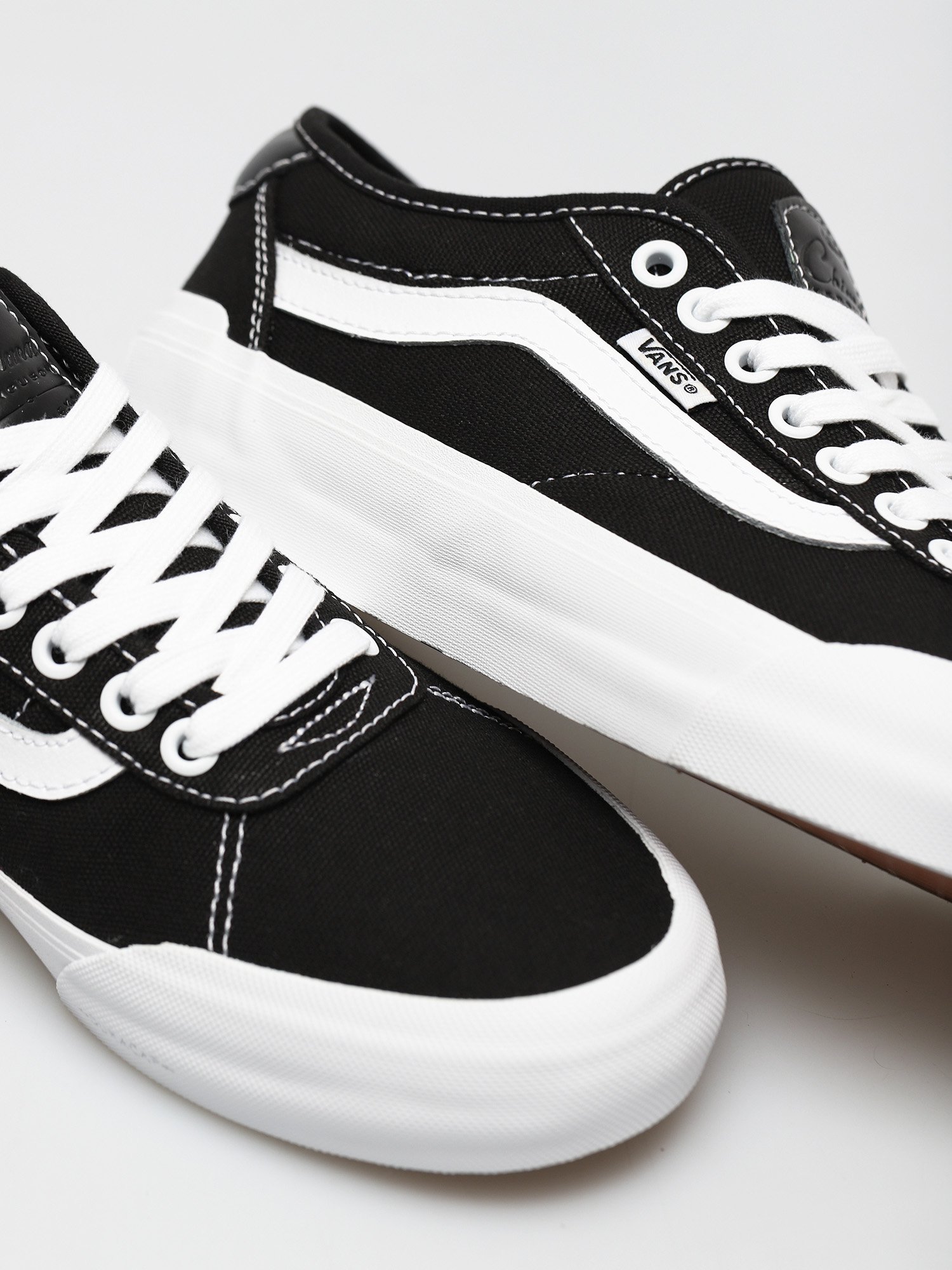 Boty Vans Chima 2 (canvas/black/white)