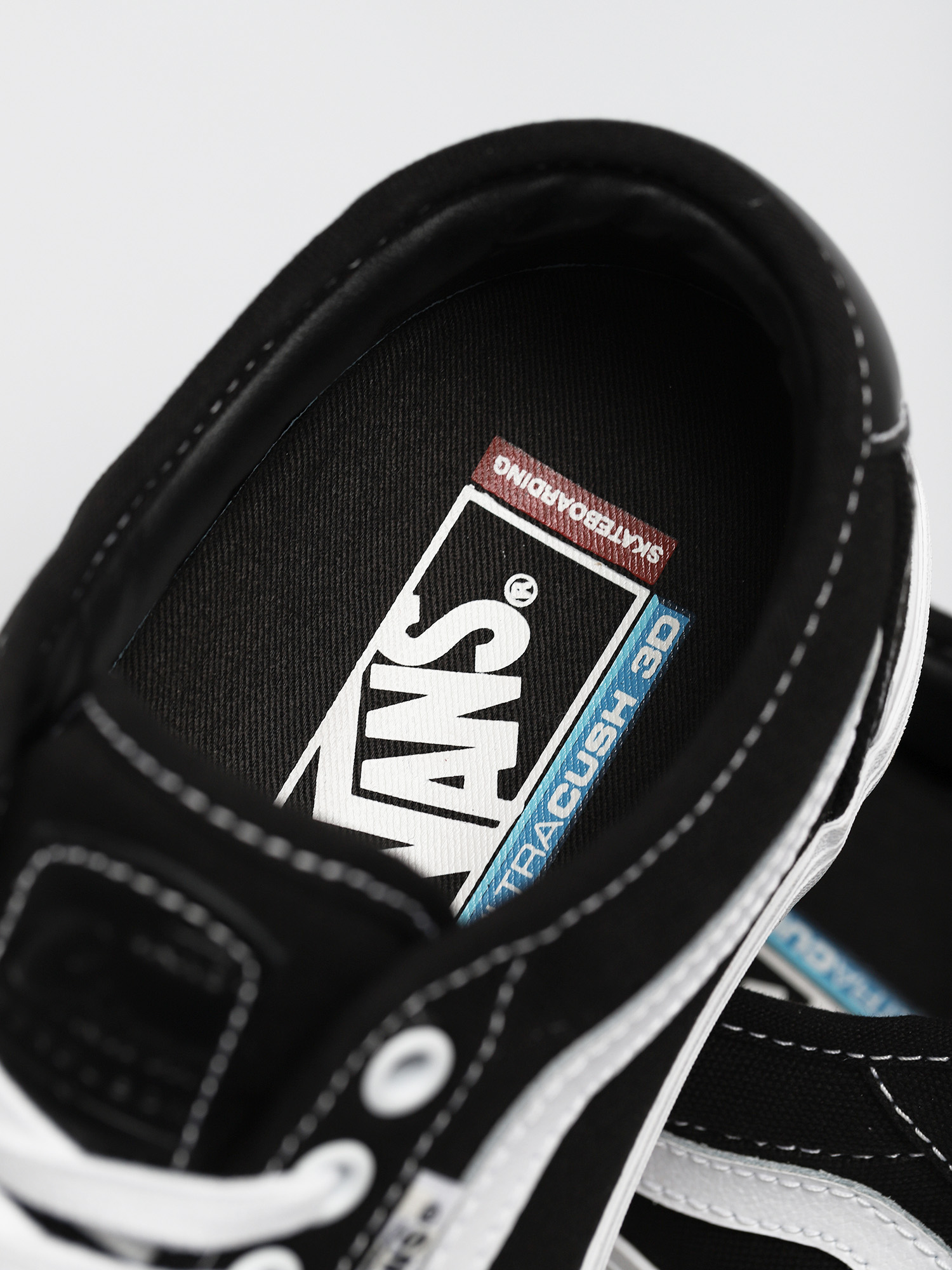 Boty Vans Chima 2 (canvas/black/white)