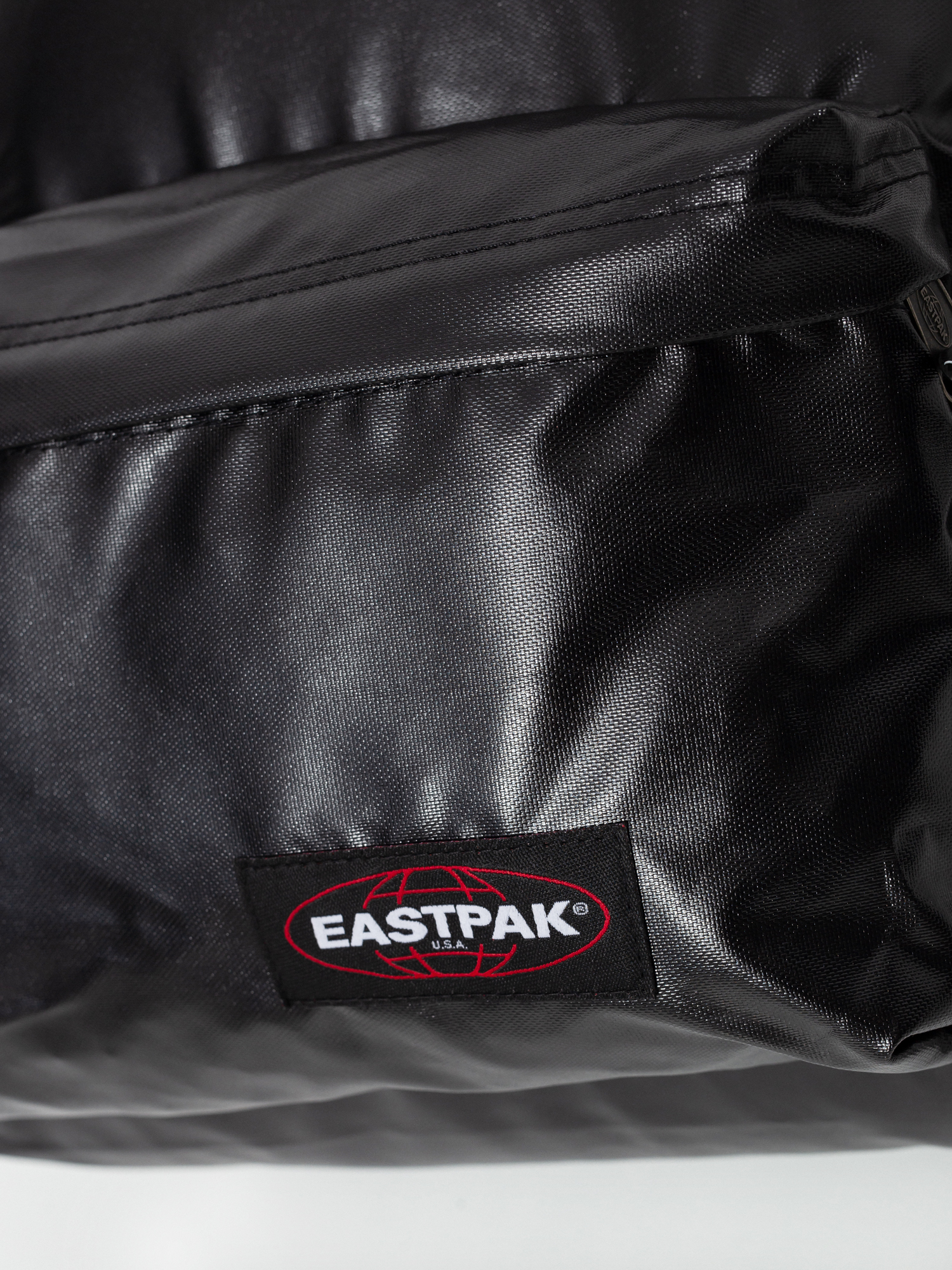 Batoh Eastpak Padded Pak R (shine black)
