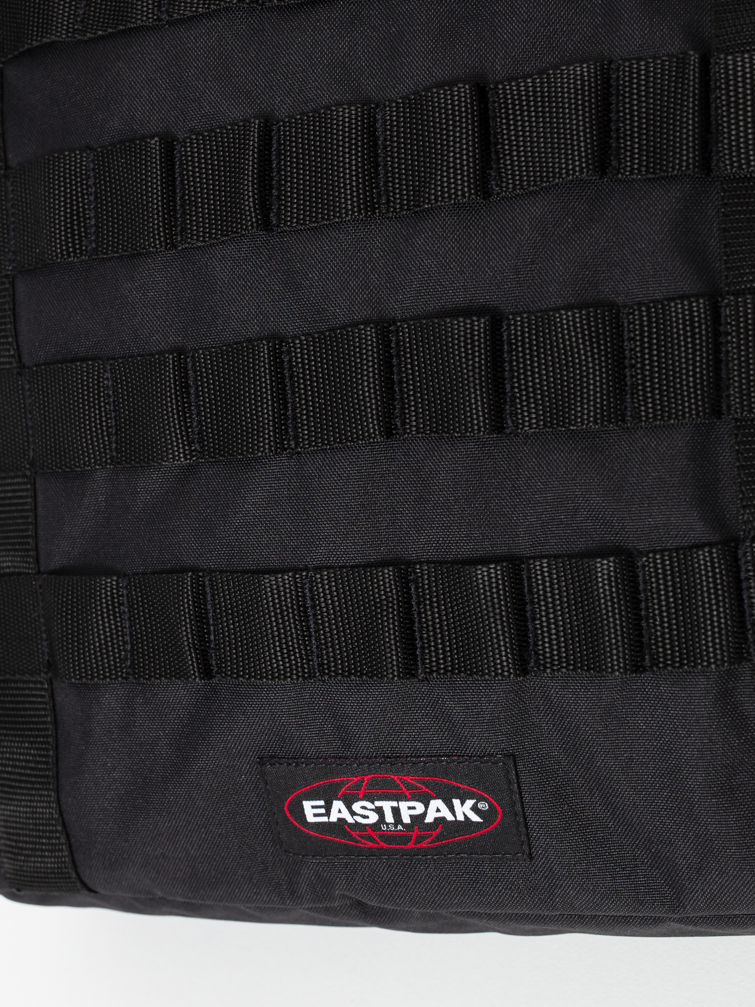 Kabelka Eastpak Fox (strapped black)