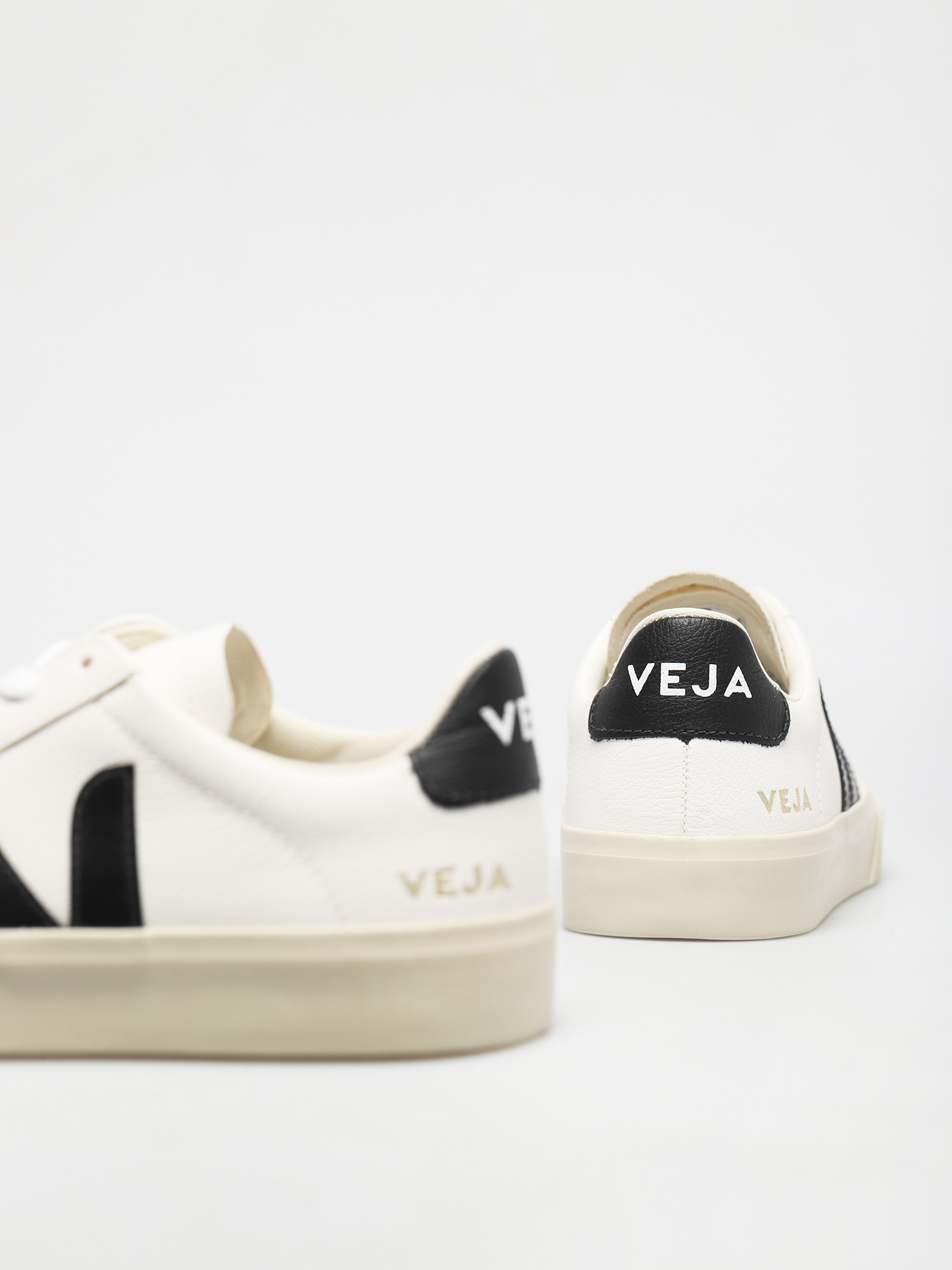 Boty Veja Campo Wmn (chromefree leather white black)