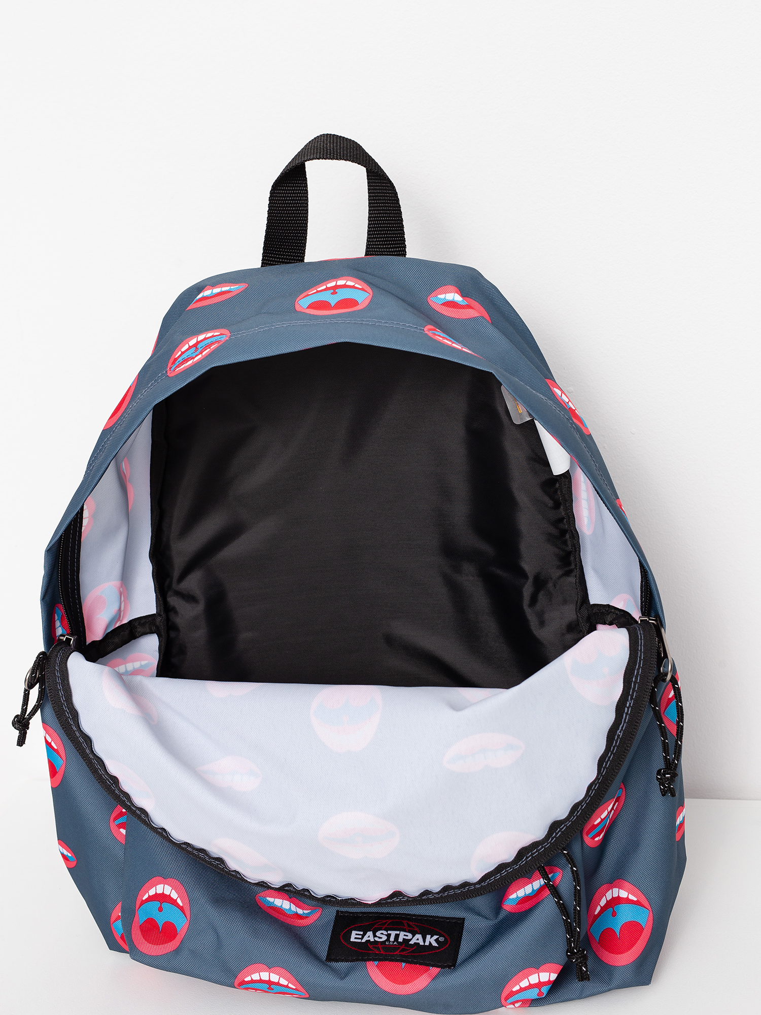 Batoh Eastpak Padded Pak R (wall art mouth)