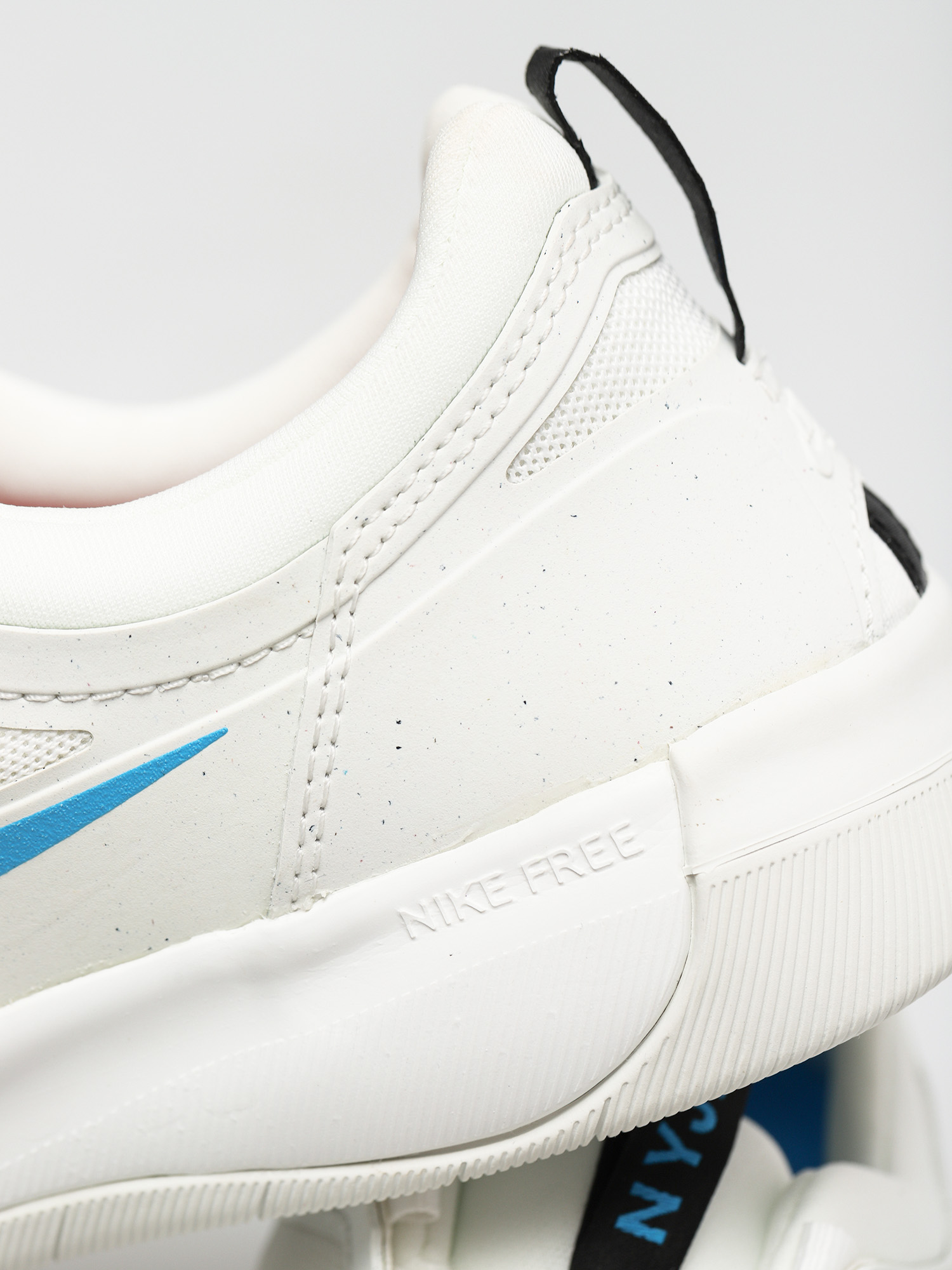 Boty Nike SB Nyjah Free 2 (summit white/blue hero chile red black)