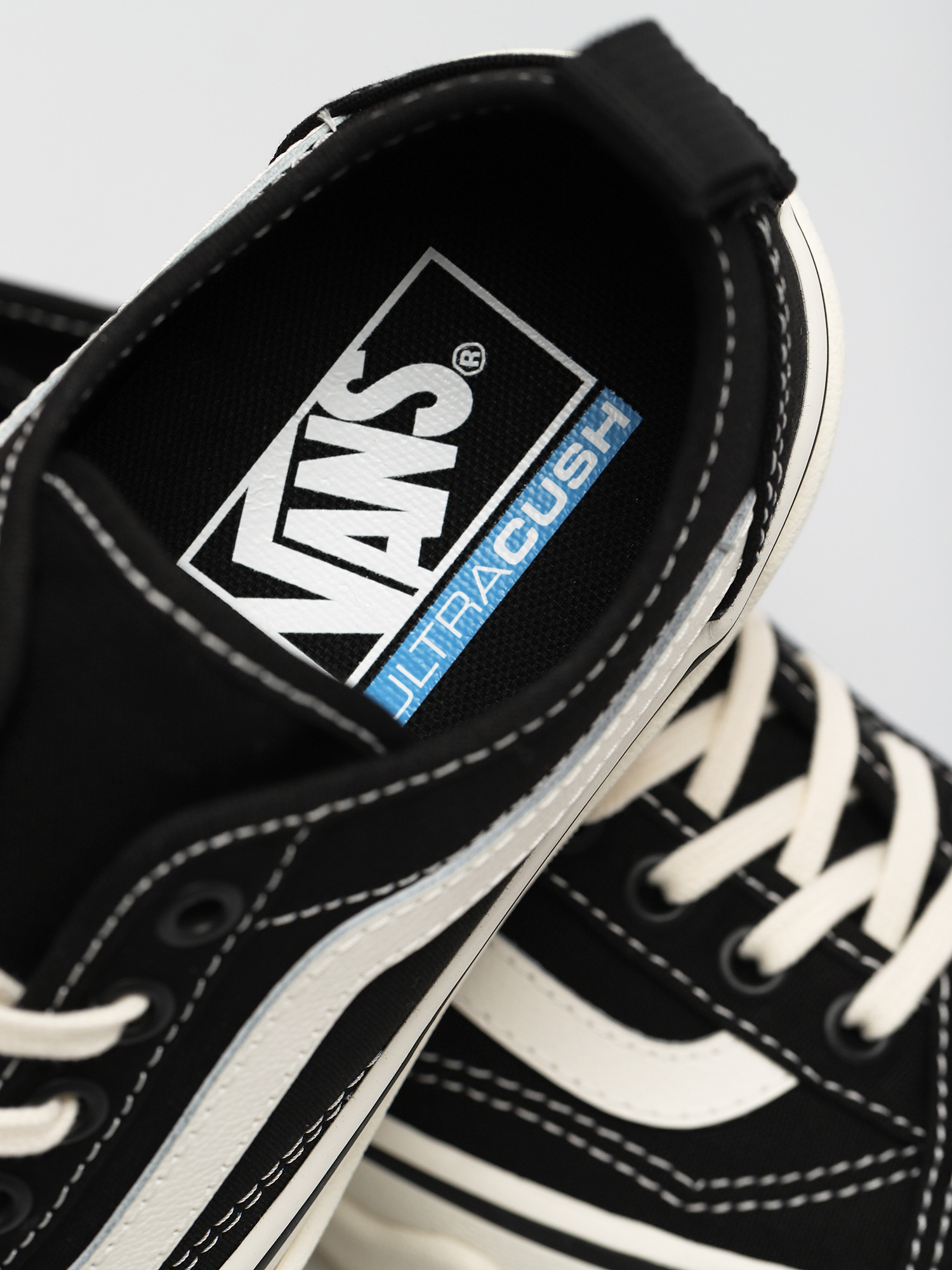 Boty Vans Sentry Old Skool Wc (canvas/black/marshmallo)