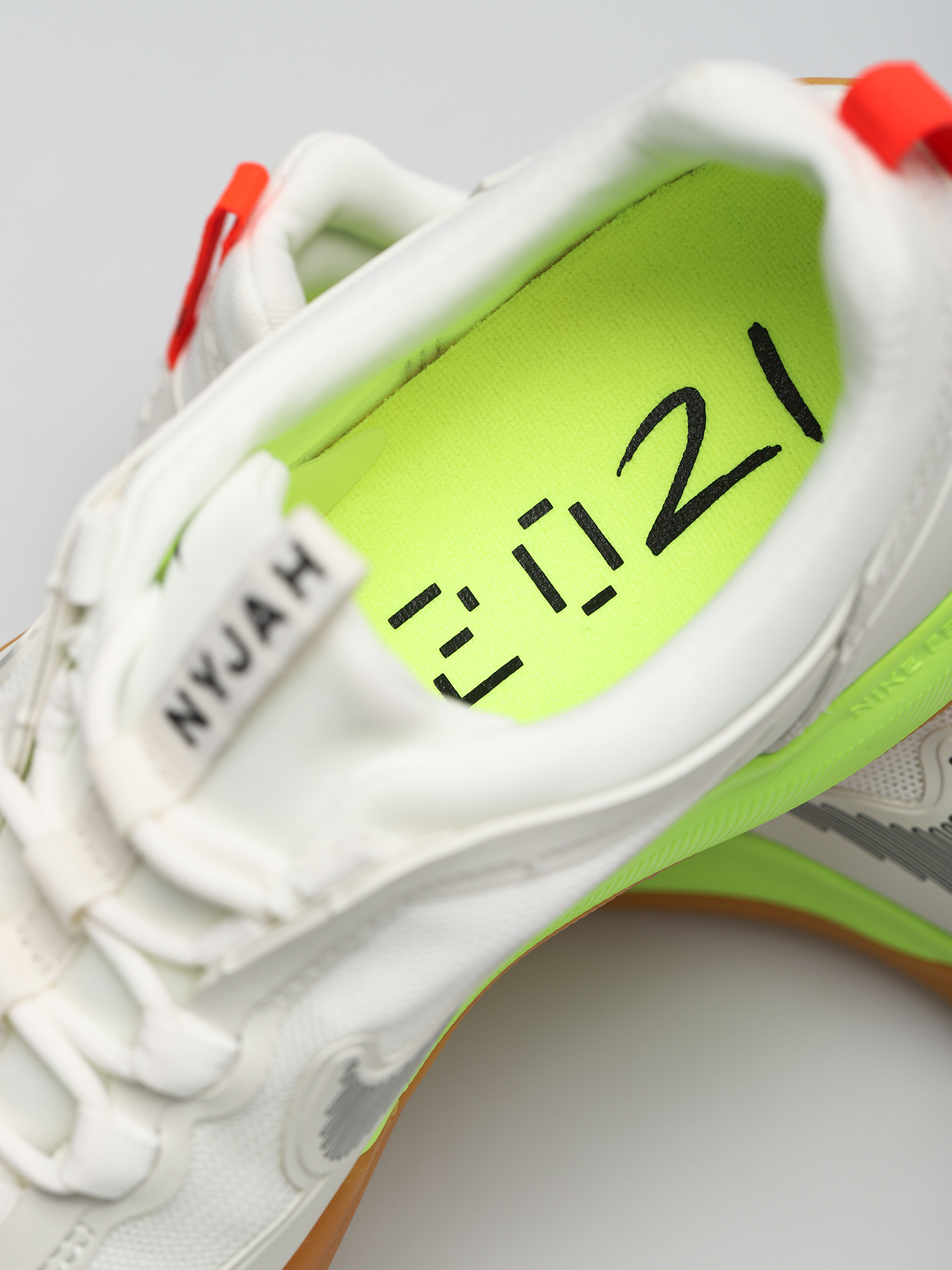 Boty Nike SB Nyjah Free 2 (summit white/black bright crimson)