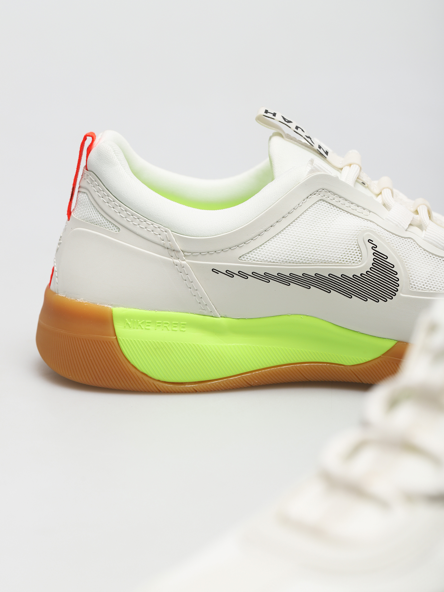 Boty Nike SB Nyjah Free 2 (summit white/black bright crimson)