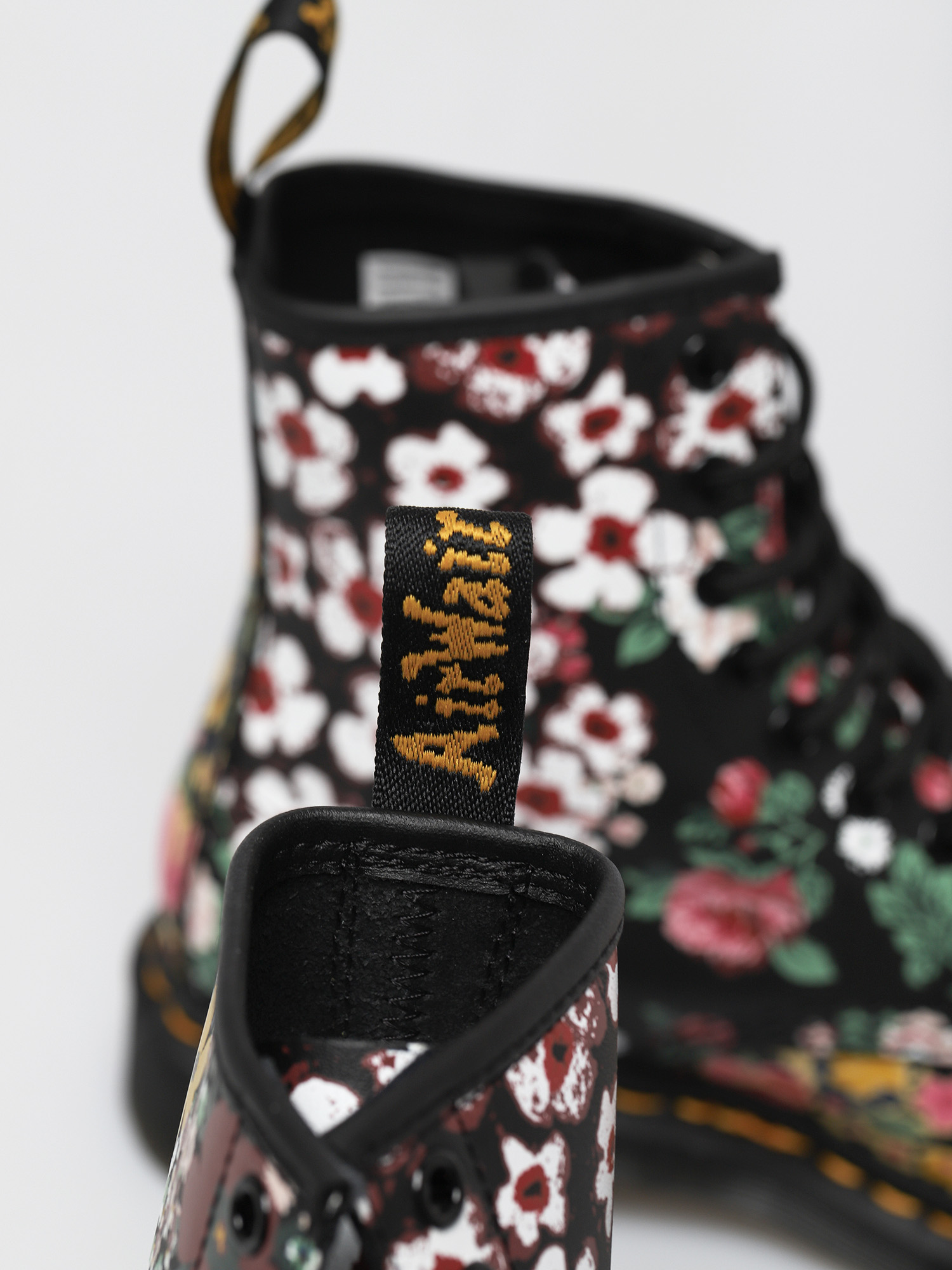 Boty Dr. Martens 1460 Pascal Wmn (floral mash up white/black)