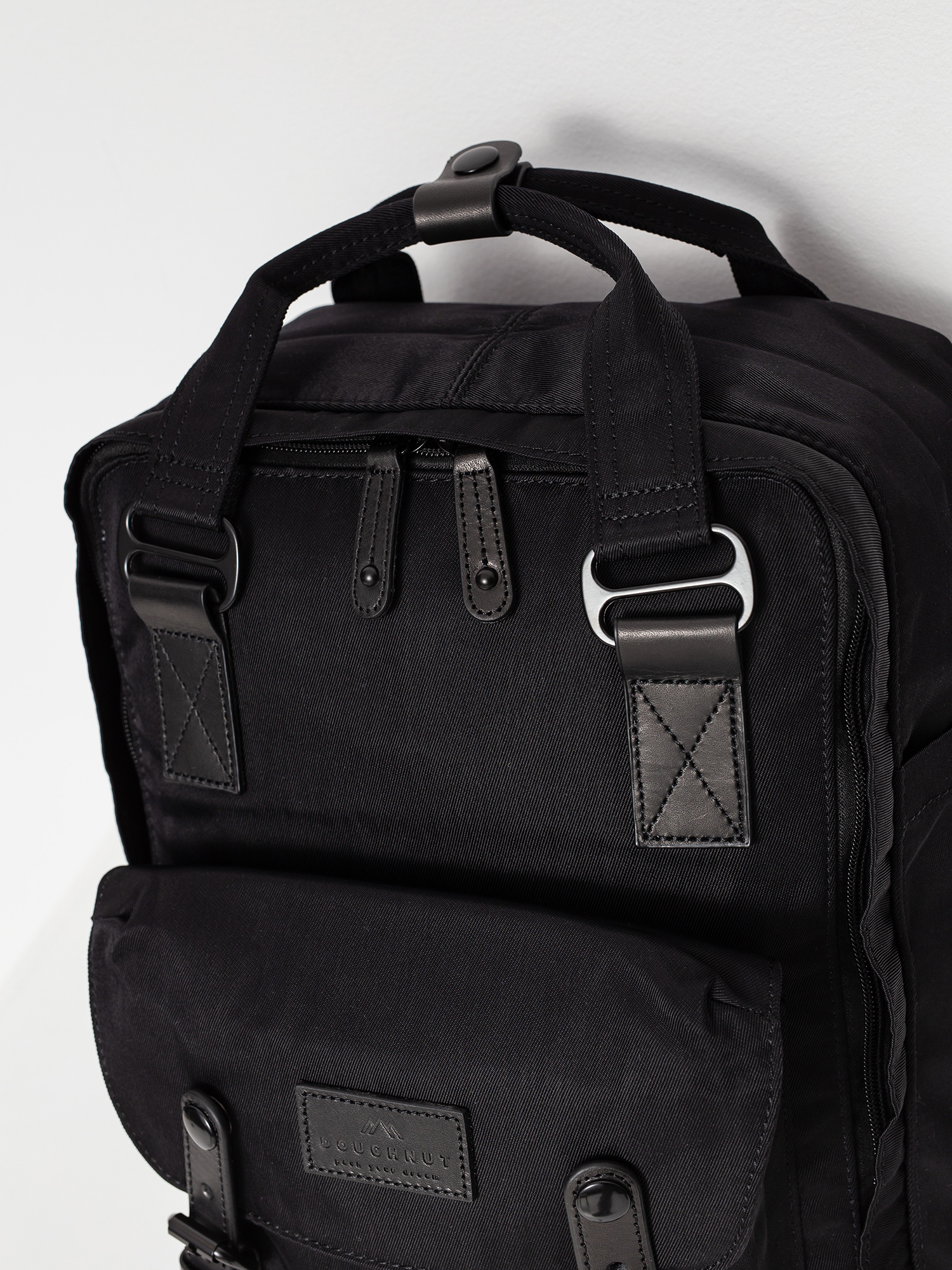 Batoh Doughnut Macaroon Black Series (black series)