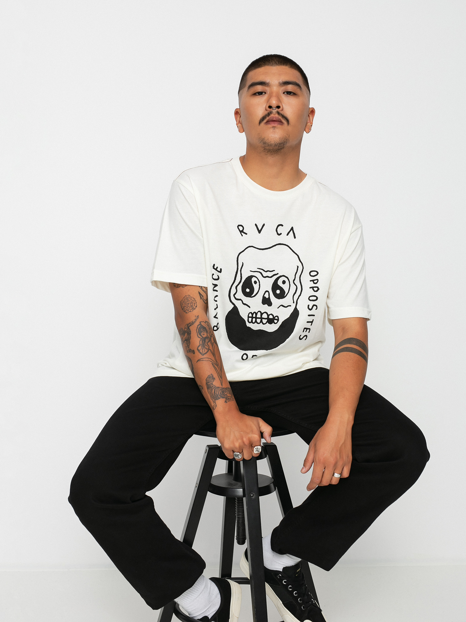 Tričko RVCA Benj Skull (antique white)