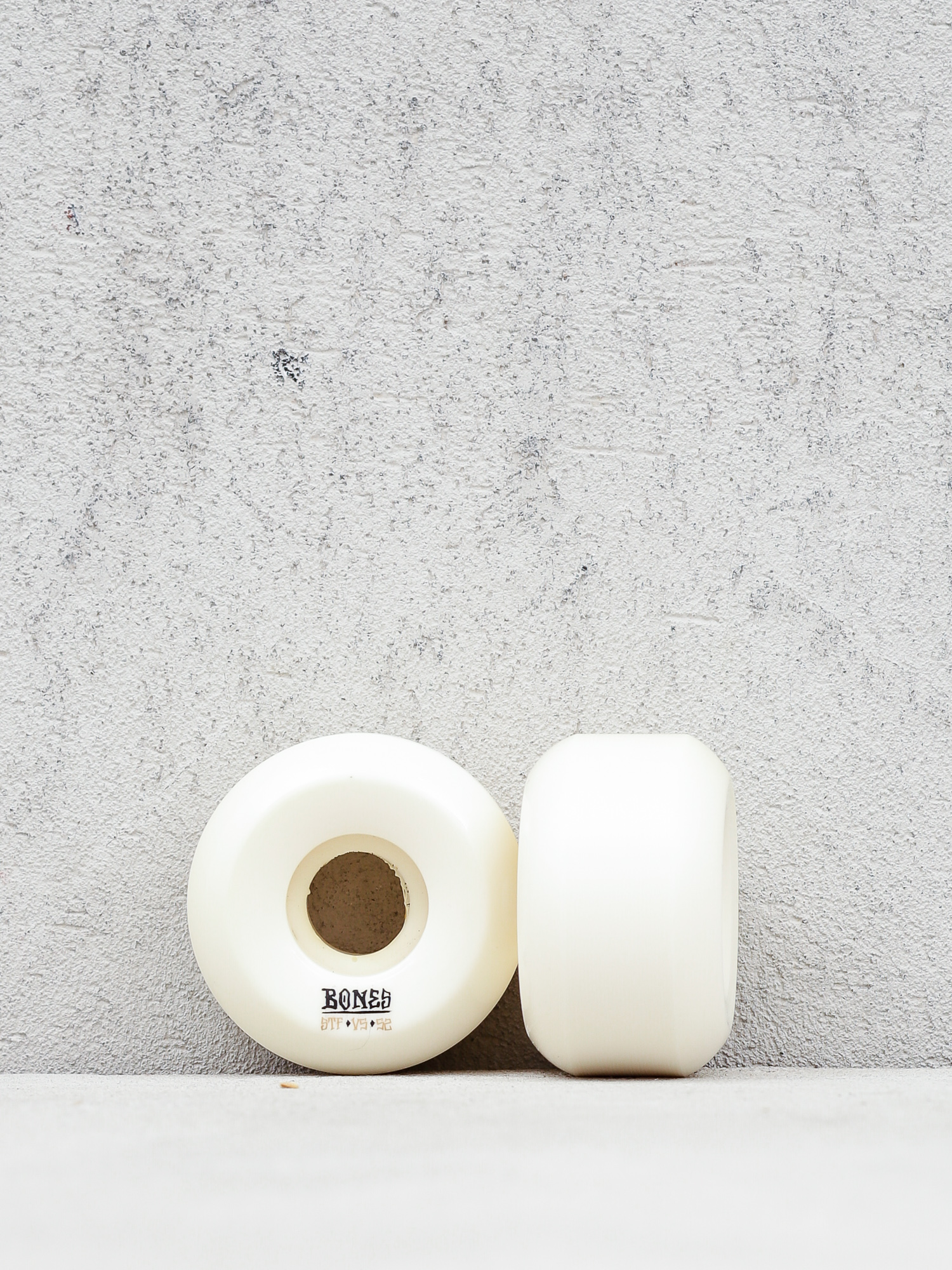 Kolečka Bones Blanks Street Tech Formula V5 (white)