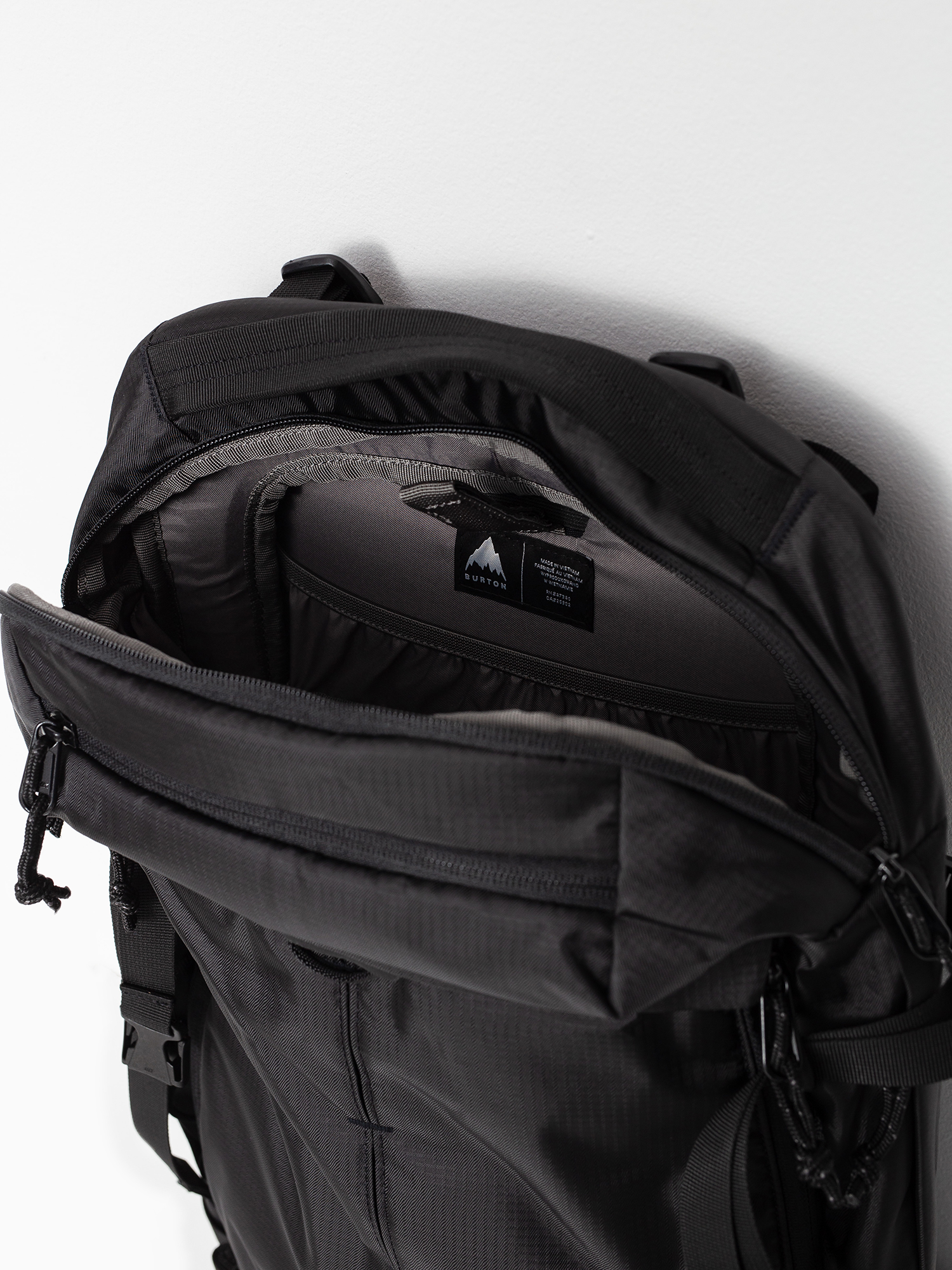 Batoh Burton Sidehill 25L (true black)