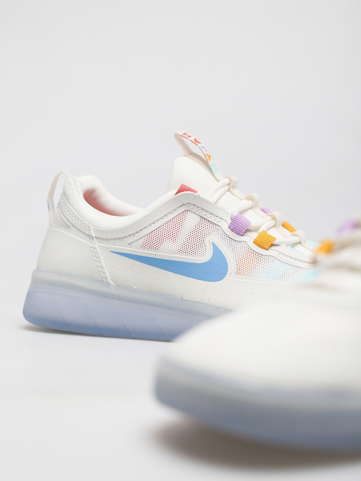 Boty Nike SB Nyjah Free 2 (summit white/coast pink salt lilac)