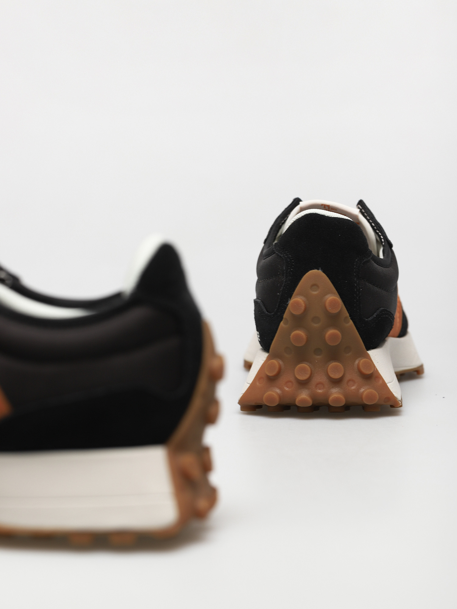 Boty New Balance 327 (black)