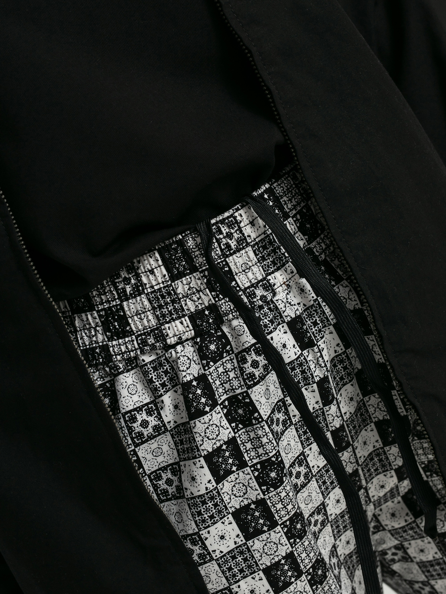 Kalhoty Vans X Skateistan Wmn (black)