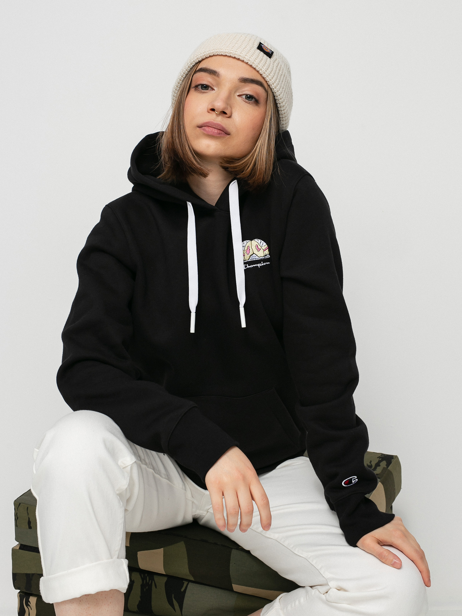 Mikina s kapucí Champion Sweatshirt HD 114694 Wmn (nbk)