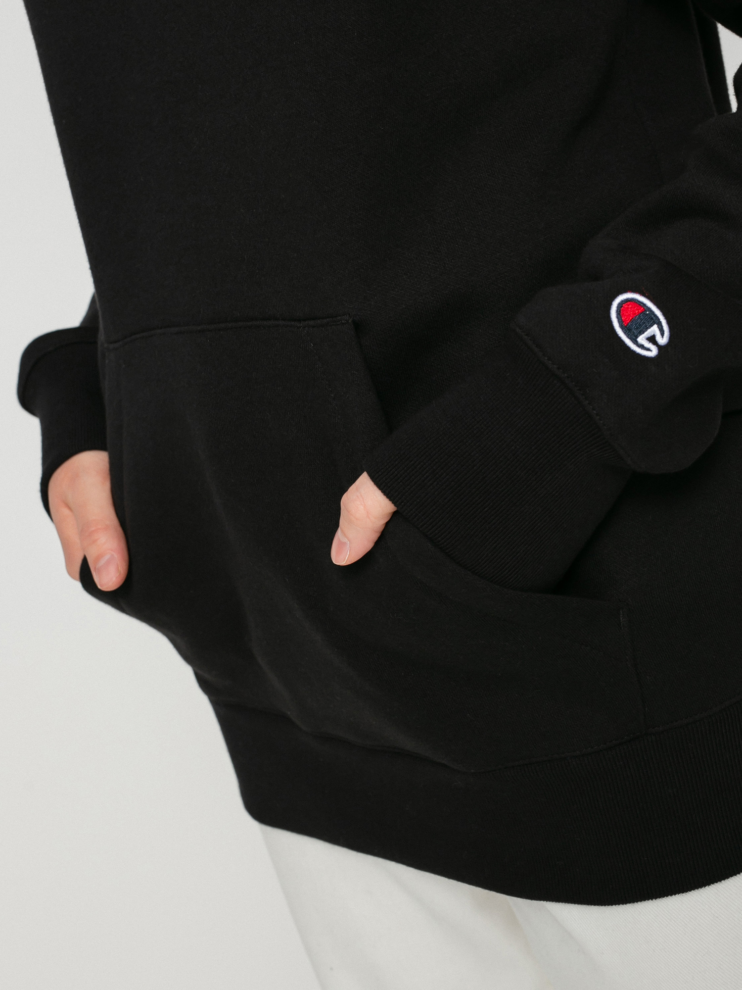 Mikina s kapucí Champion Sweatshirt HD 114694 Wmn (nbk)