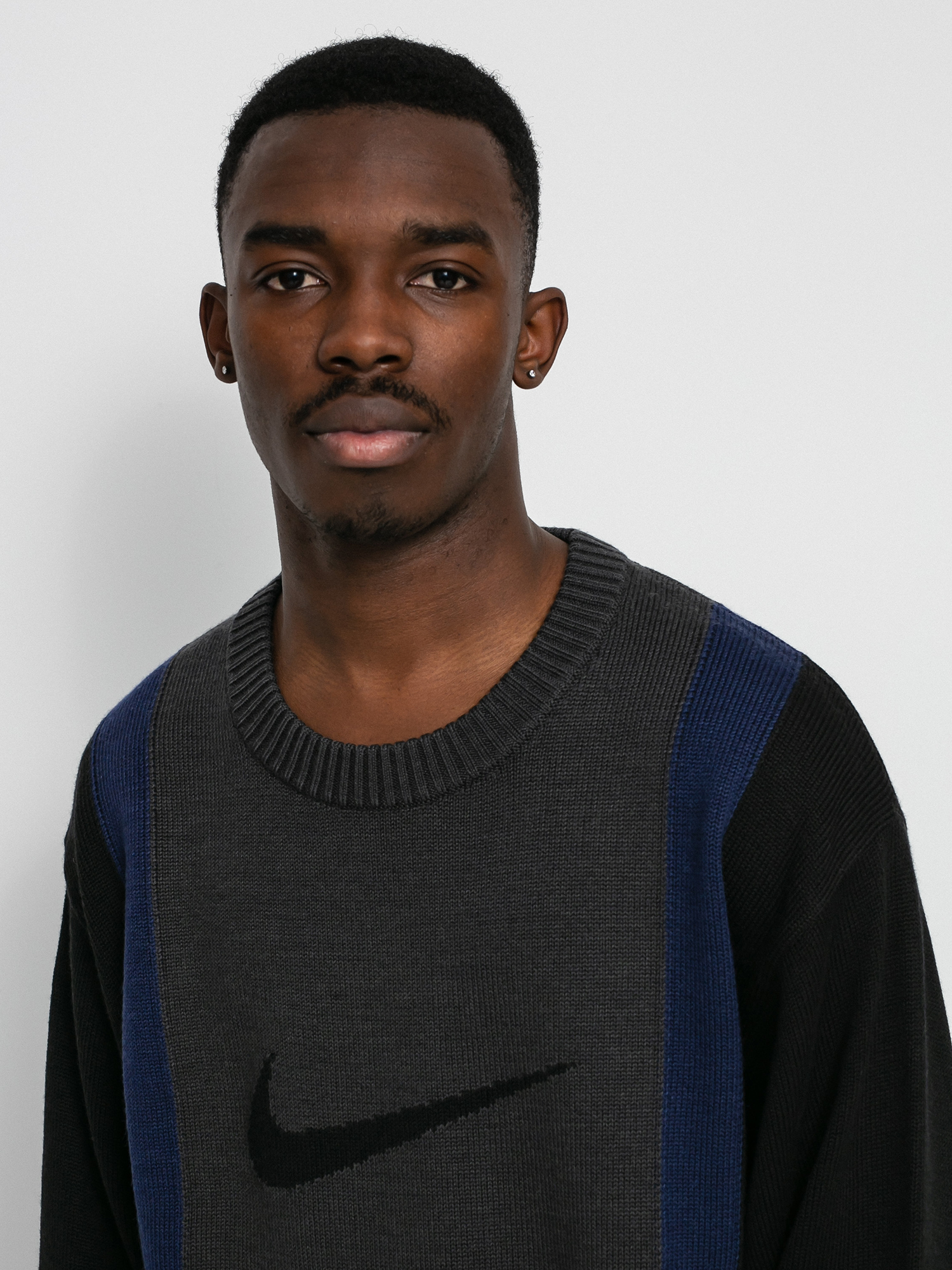 Svetr Nike SB Sweater (black/dk smoke grey/midnight navy/black)