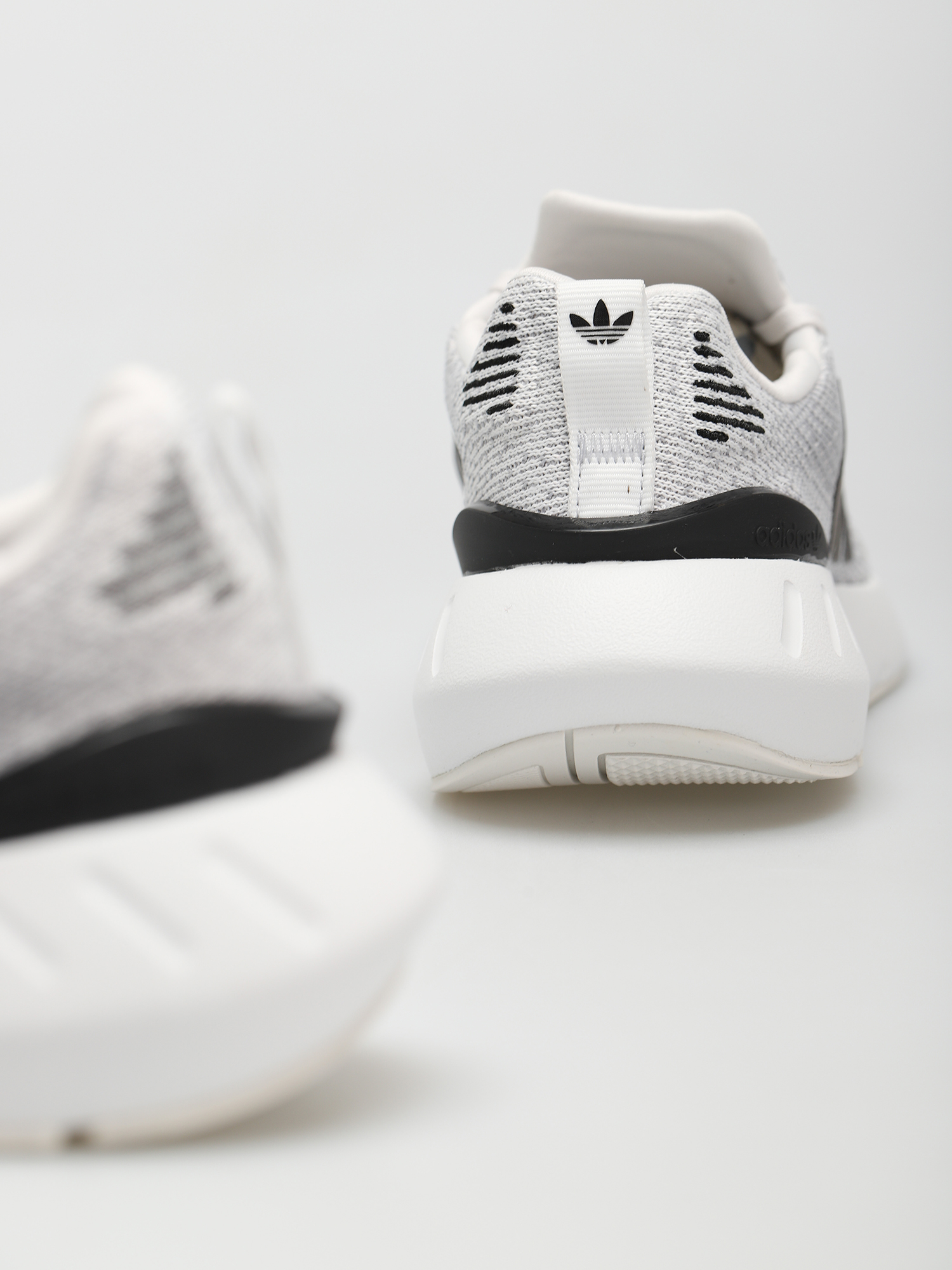 Boty adidas Originals Swift Run 22 Wmn (crywht/cblack/gretwo)