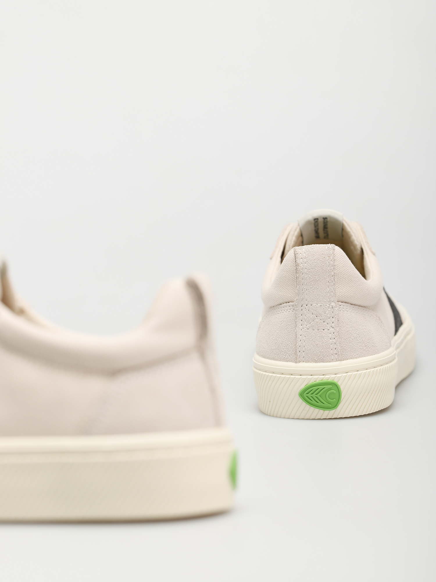 Boty Cariuma Catiba Pro (vintage white/black logo)