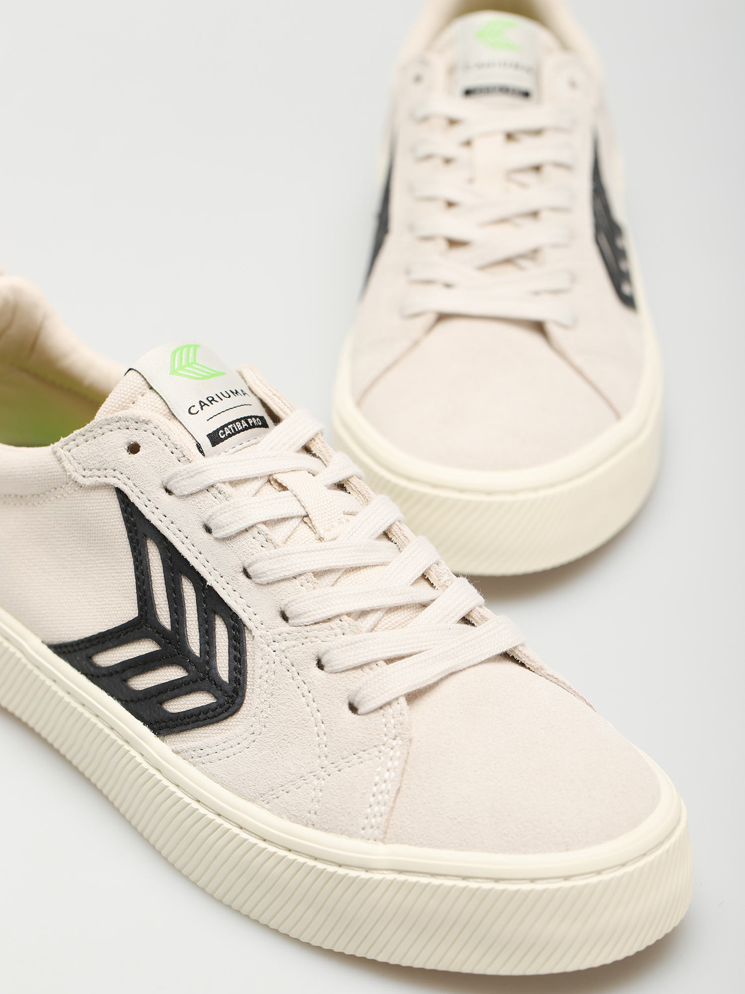 Boty Cariuma Catiba Pro (vintage white/black logo)