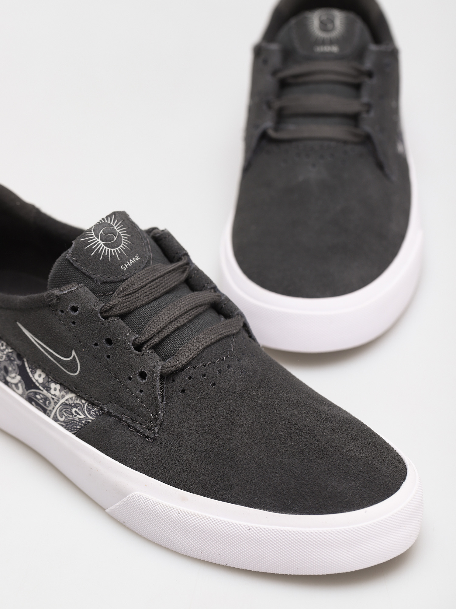 Boty Nike SB Shane Premium (dk smoke grey/grey fog white black)