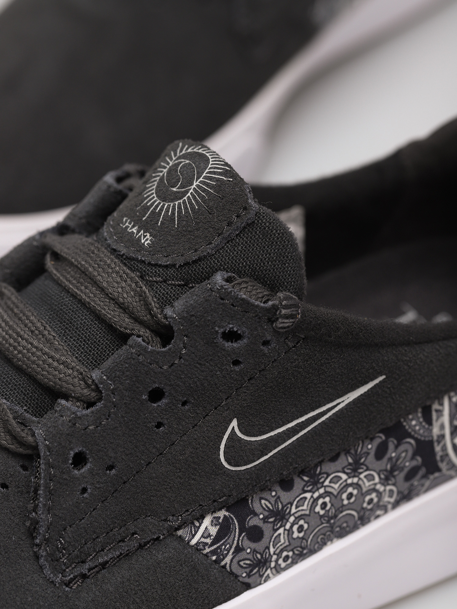 Boty Nike SB Shane Premium (dk smoke grey/grey fog white black)