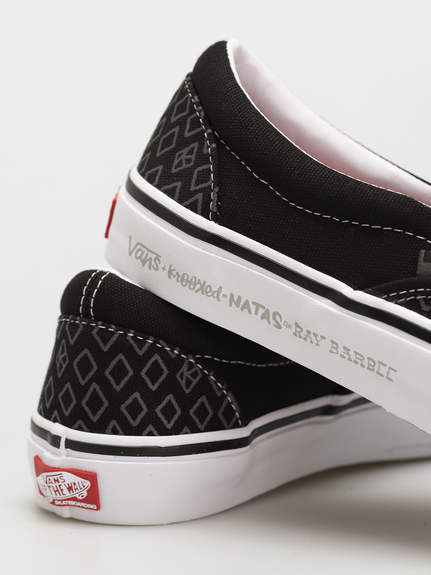 Boty Vans X KROOKED Skate Slip On (by natas for ray/black)