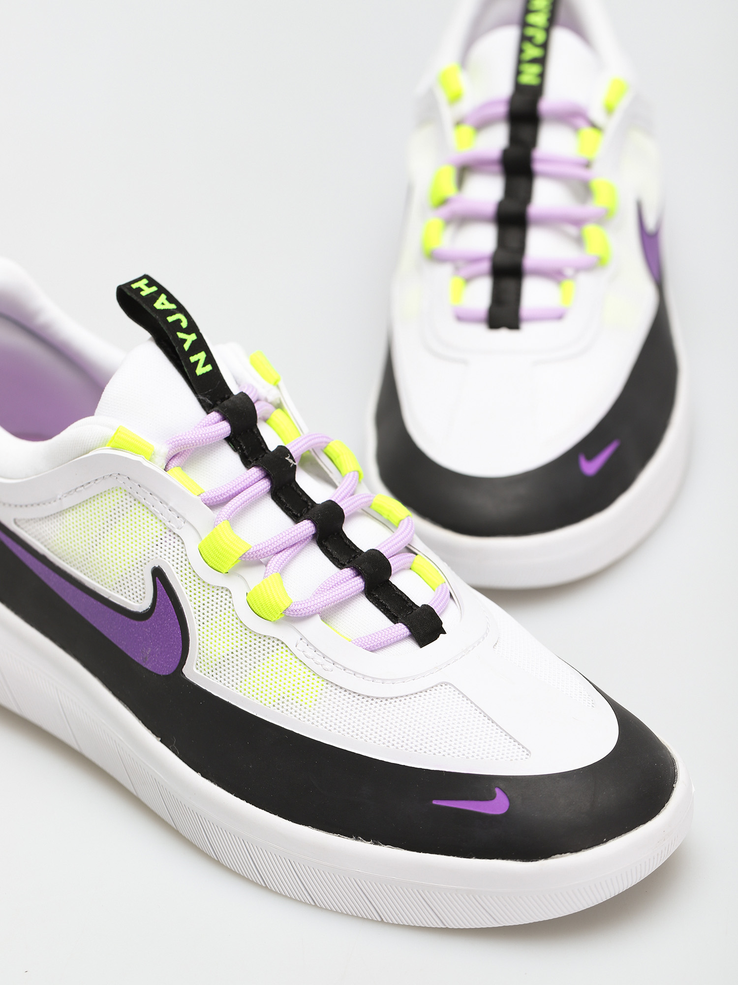 Boty Nike SB Nyjah Free 2 (black/wild berry white lilac)