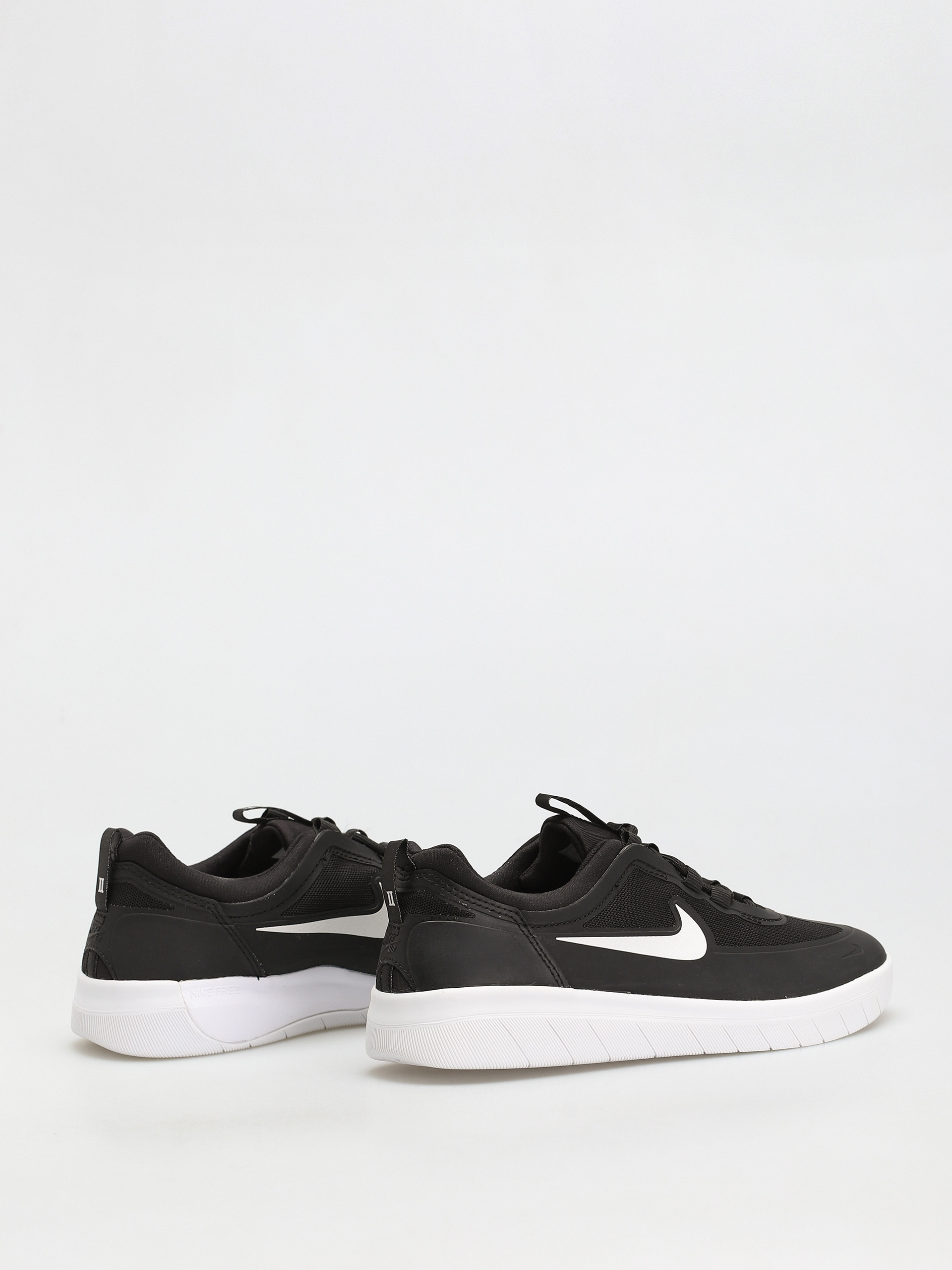Boty Nike SB Nyjah Free 2 (black/white black black)