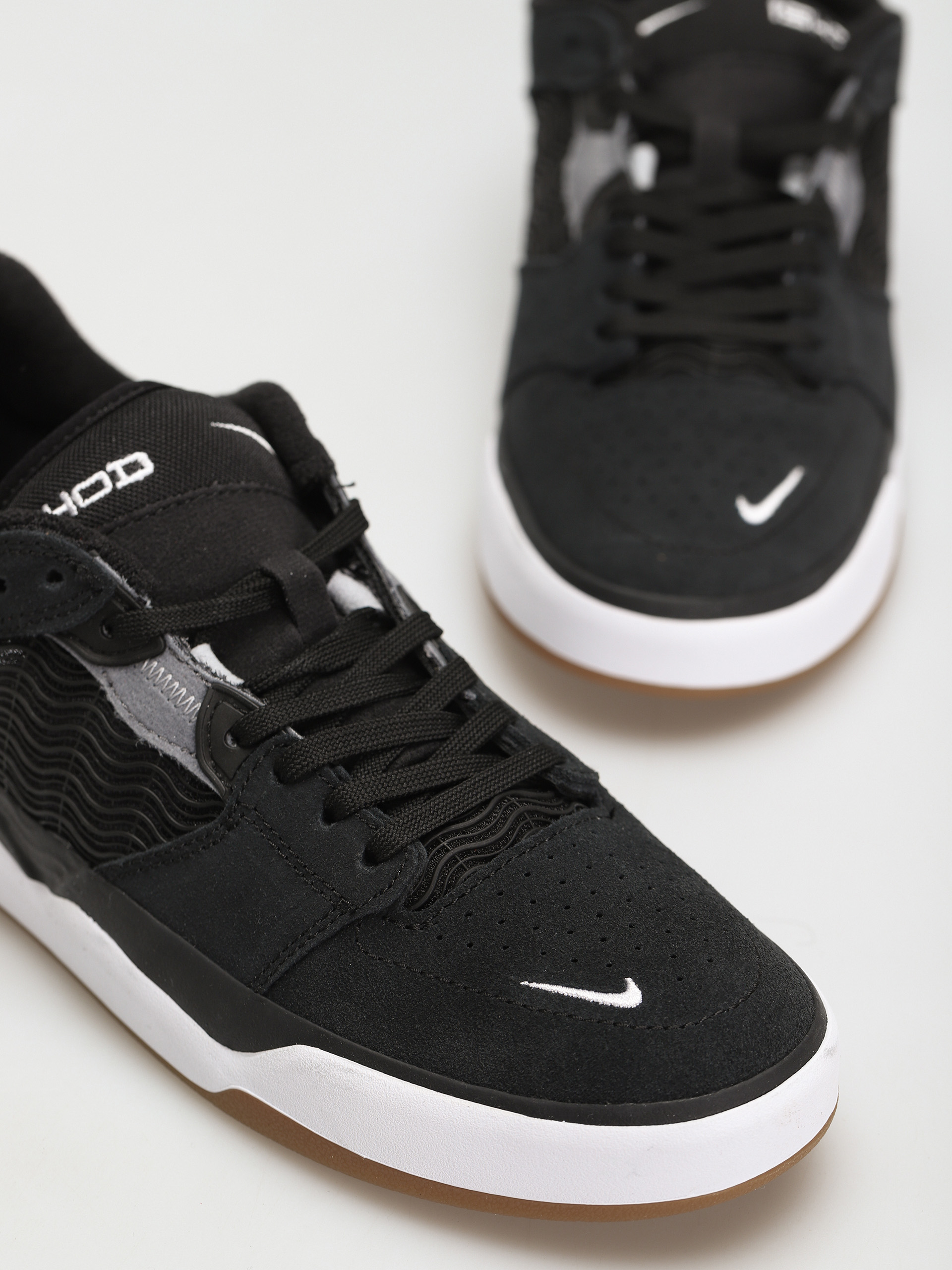 Boty Nike SB Ishod (black/white dark grey black)