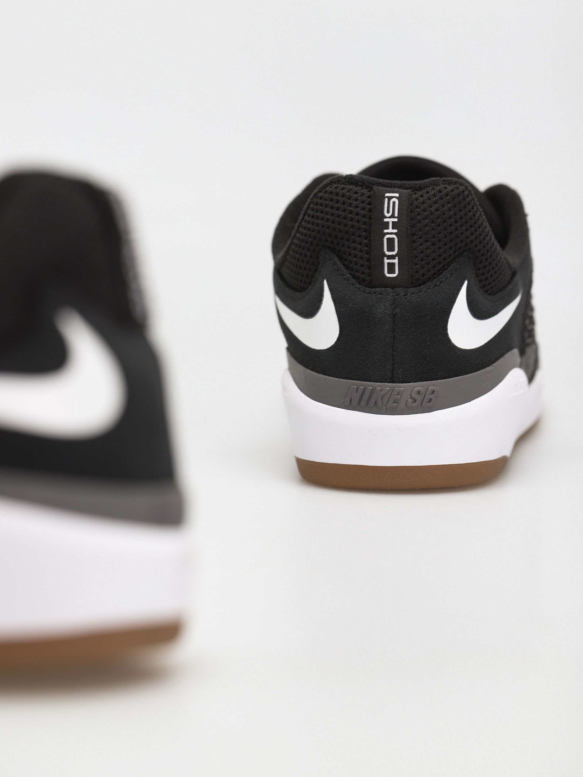 Boty Nike SB Ishod (black/white dark grey black)