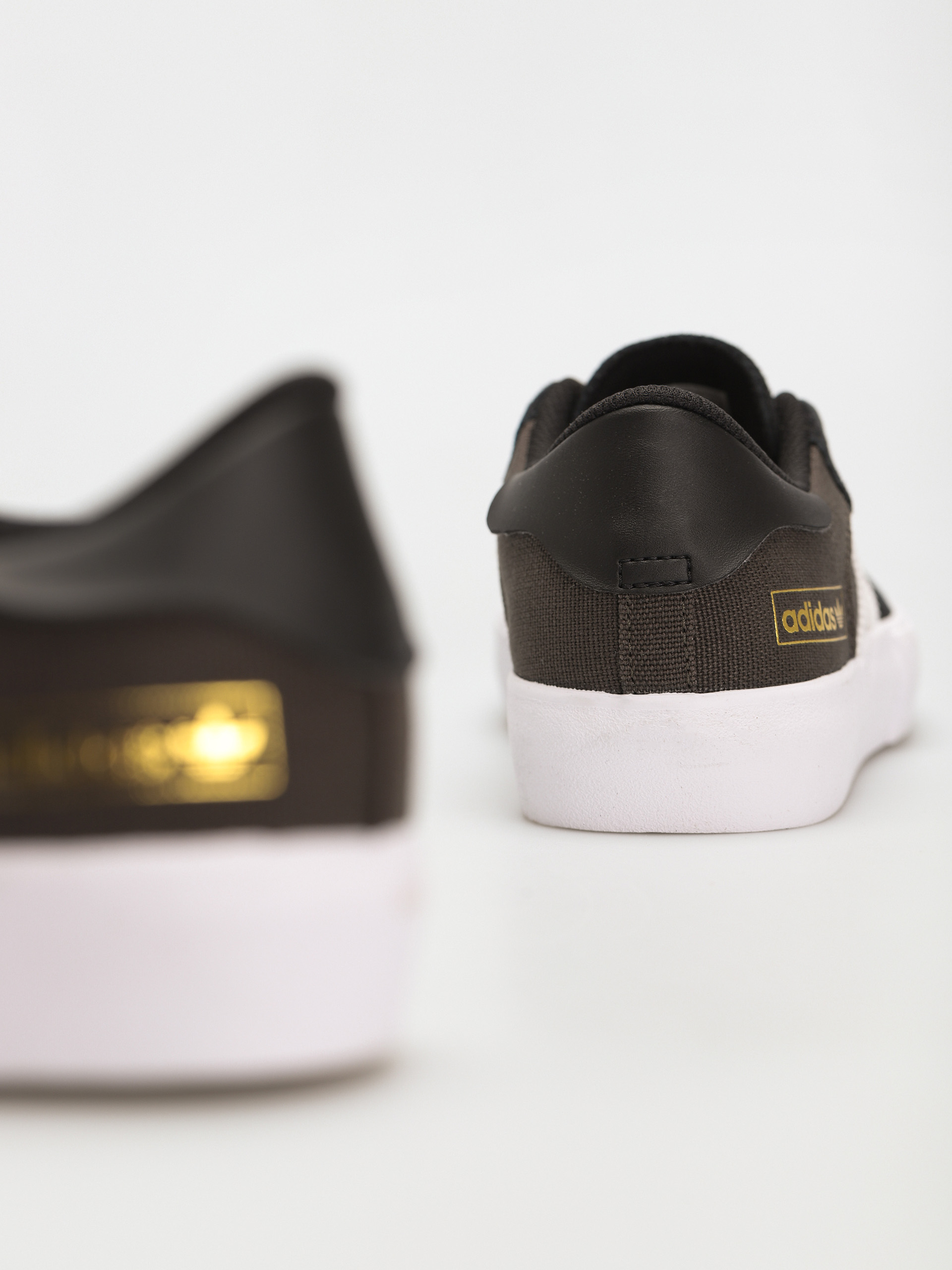 Boty adidas Matchbreak Super (cblack/ftwwht/shaoli)