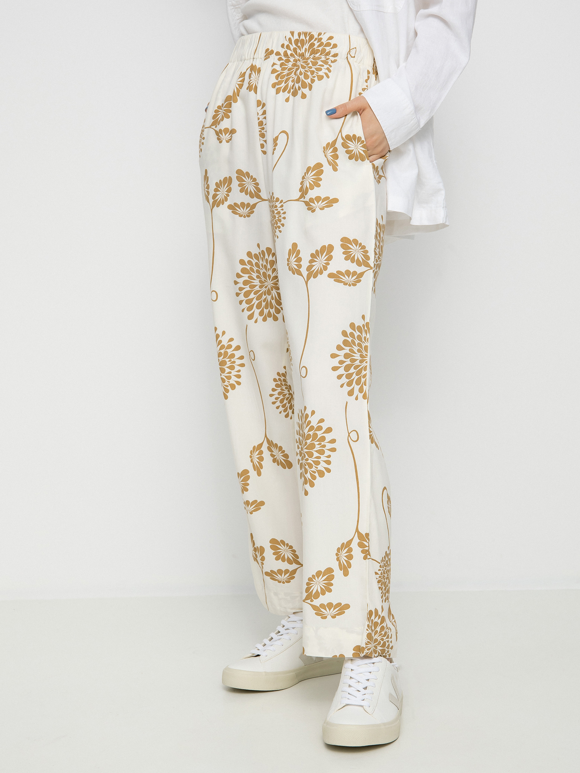 Kalhoty Brixton Garden Floral Crop Wmn (dove)