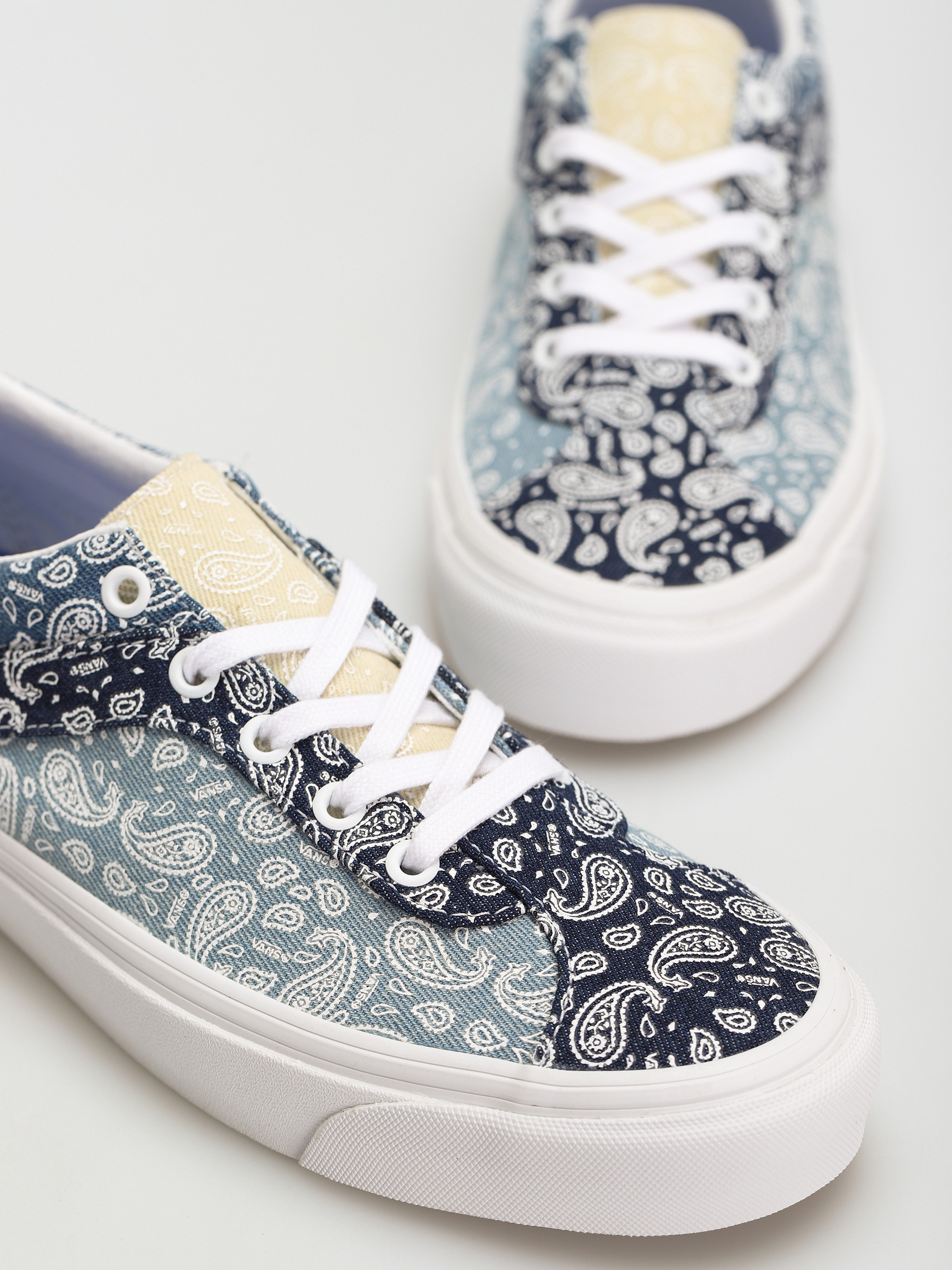 Boty Vans Bold Ni (bandana/multi/true white)