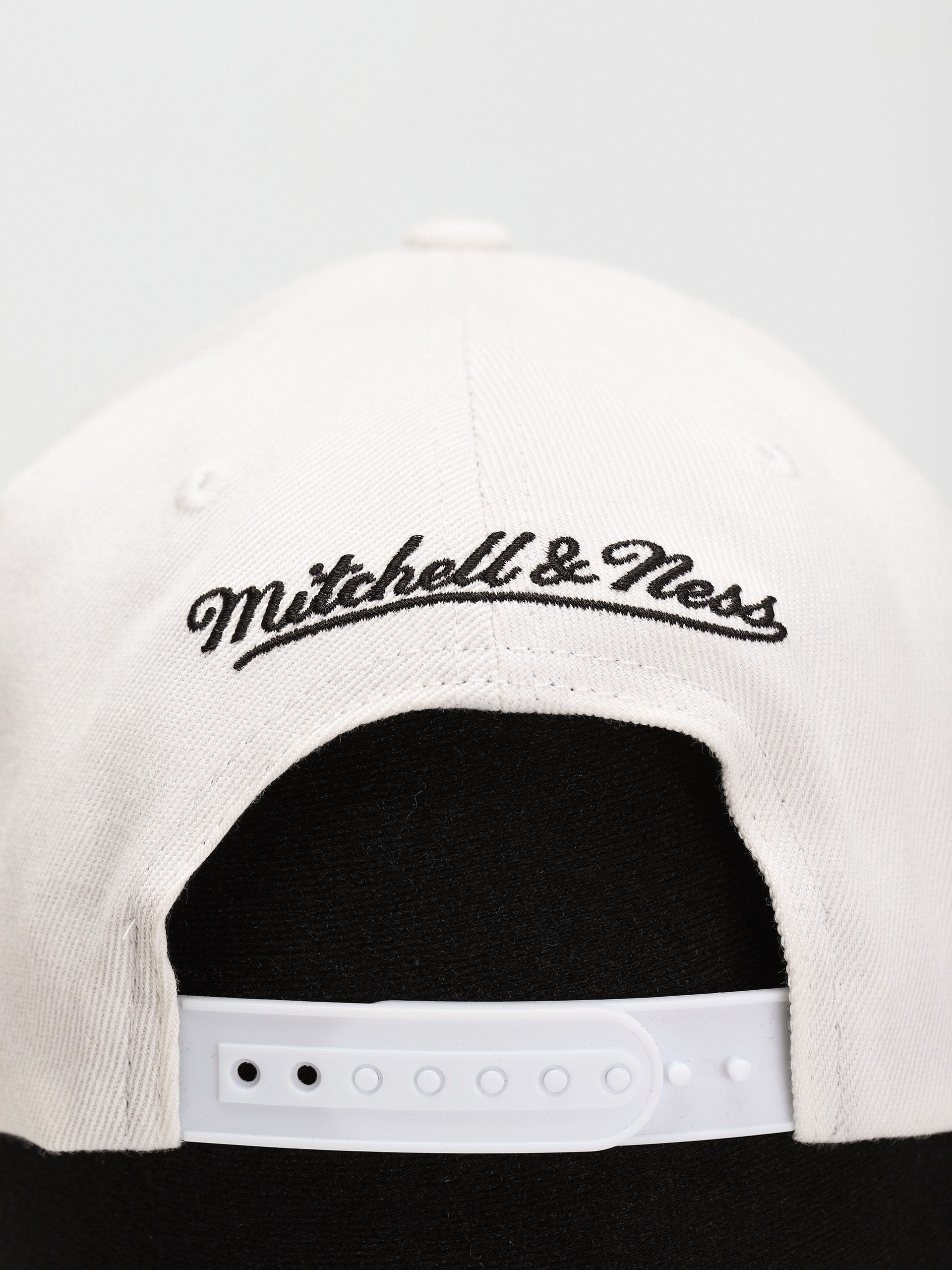 Kšiltovka  Mitchell & Ness Comfy Core Stretch (branded white)