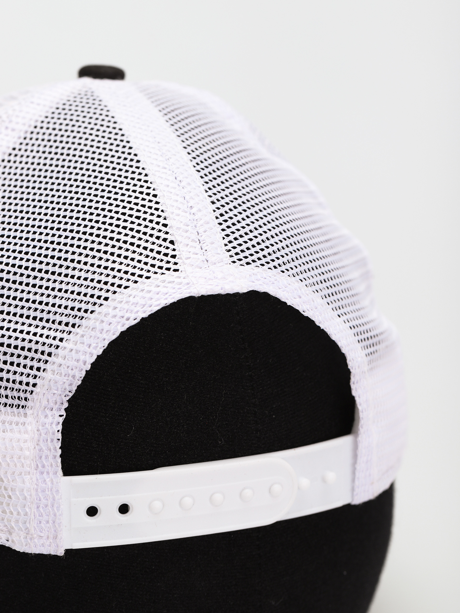 Kšiltovka  New Era Clean Trucker New York Yankees ZD (black/white)