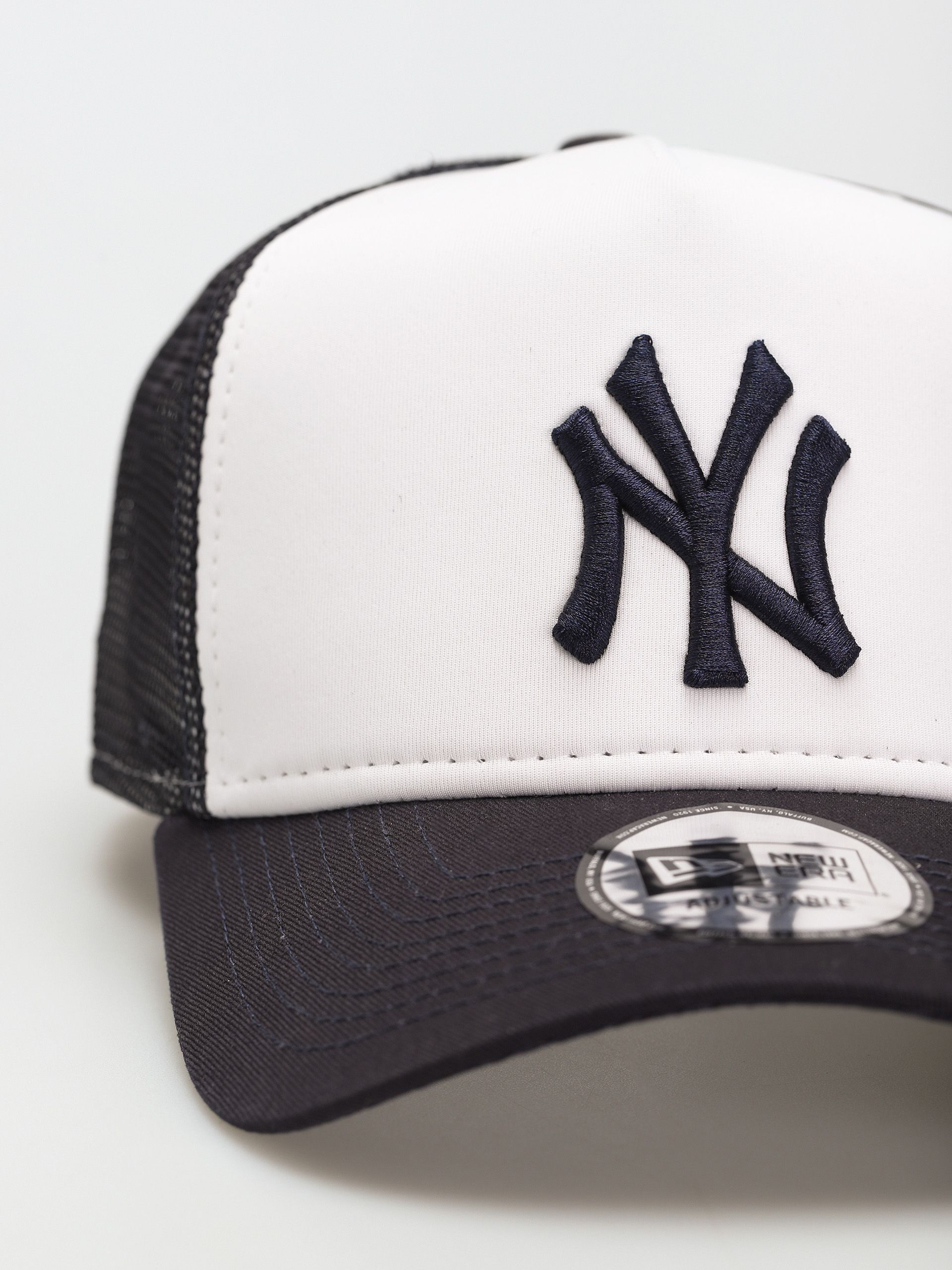 Kšiltovka  New Era Team Block Trucker New York Yankees (black/white)