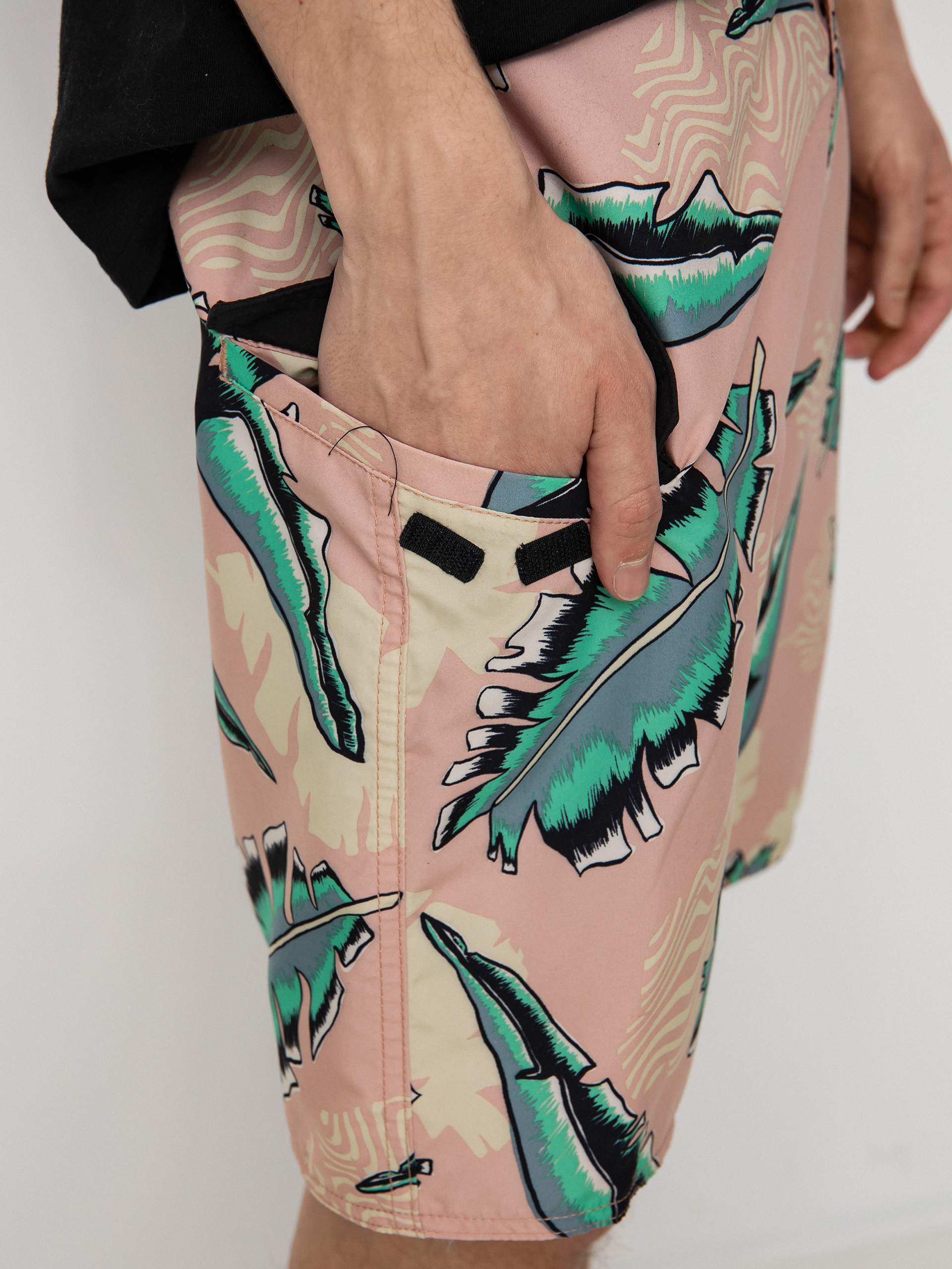 Plážové kraťasy Volcom Detoonator Mod 19 (misty rose)