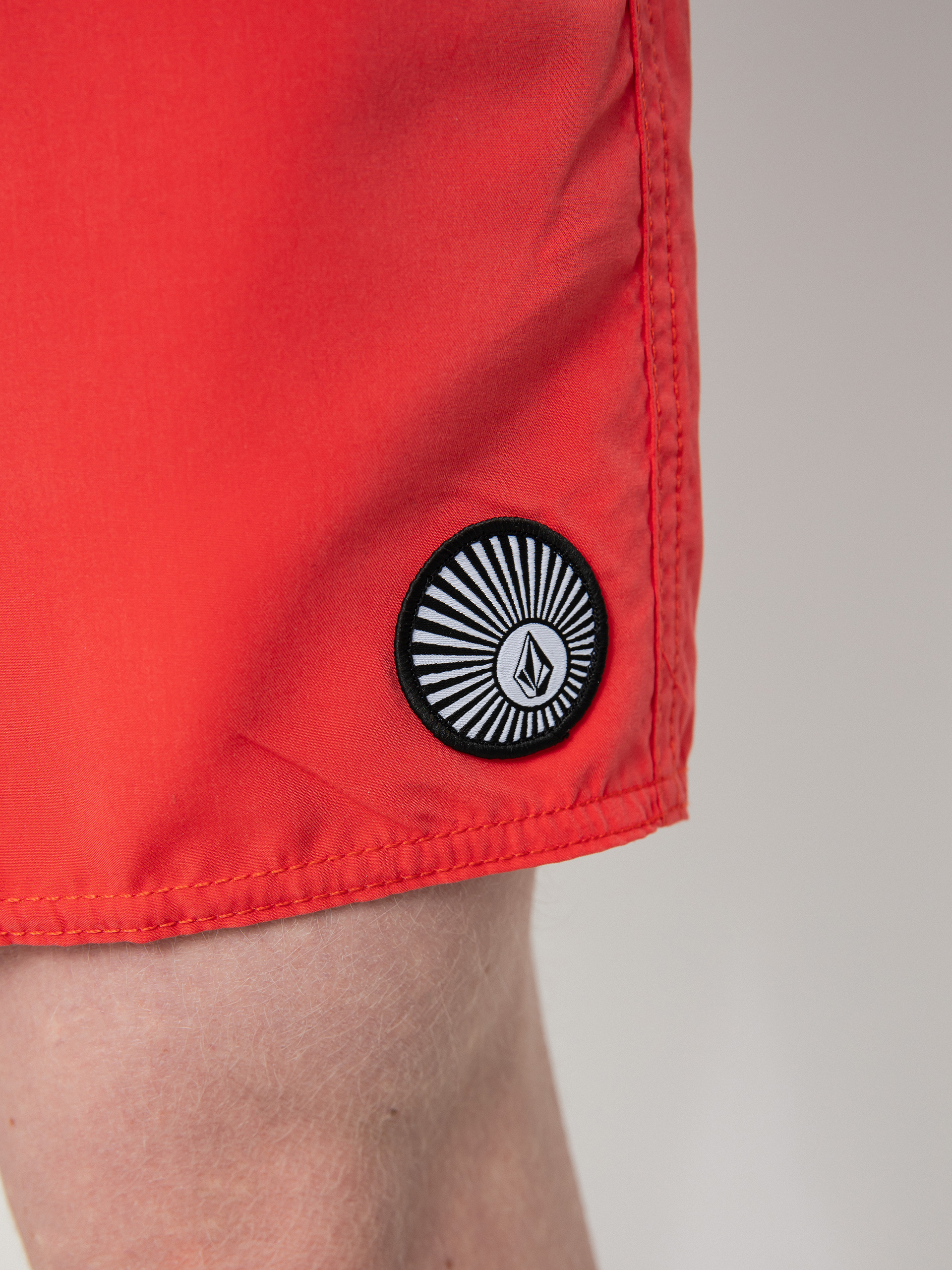 Plážové kraťasy Volcom Lido Solid Trunk 16 (cayenne) 