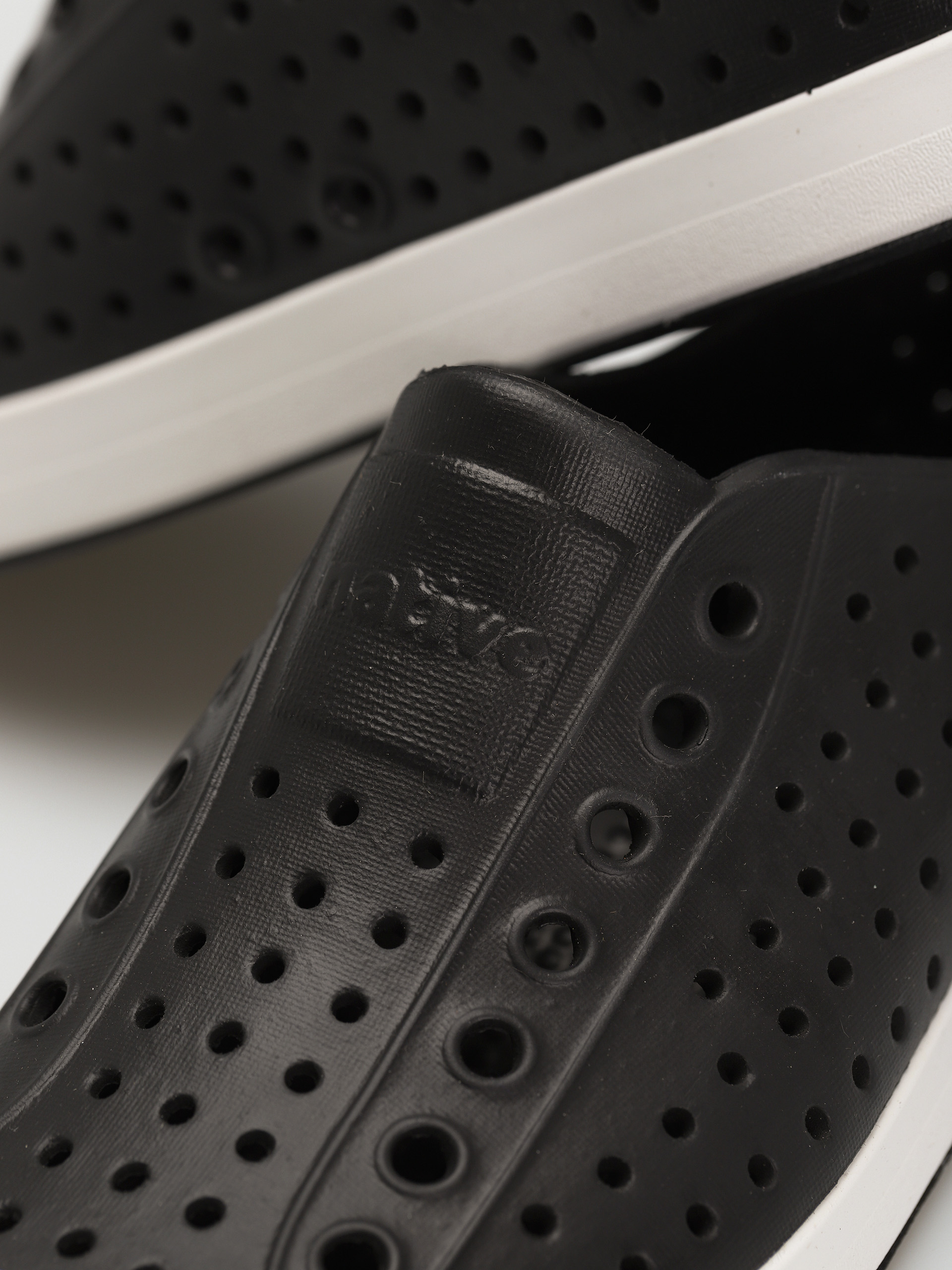 Boty Native Jefferson (jiffy black/shell white)