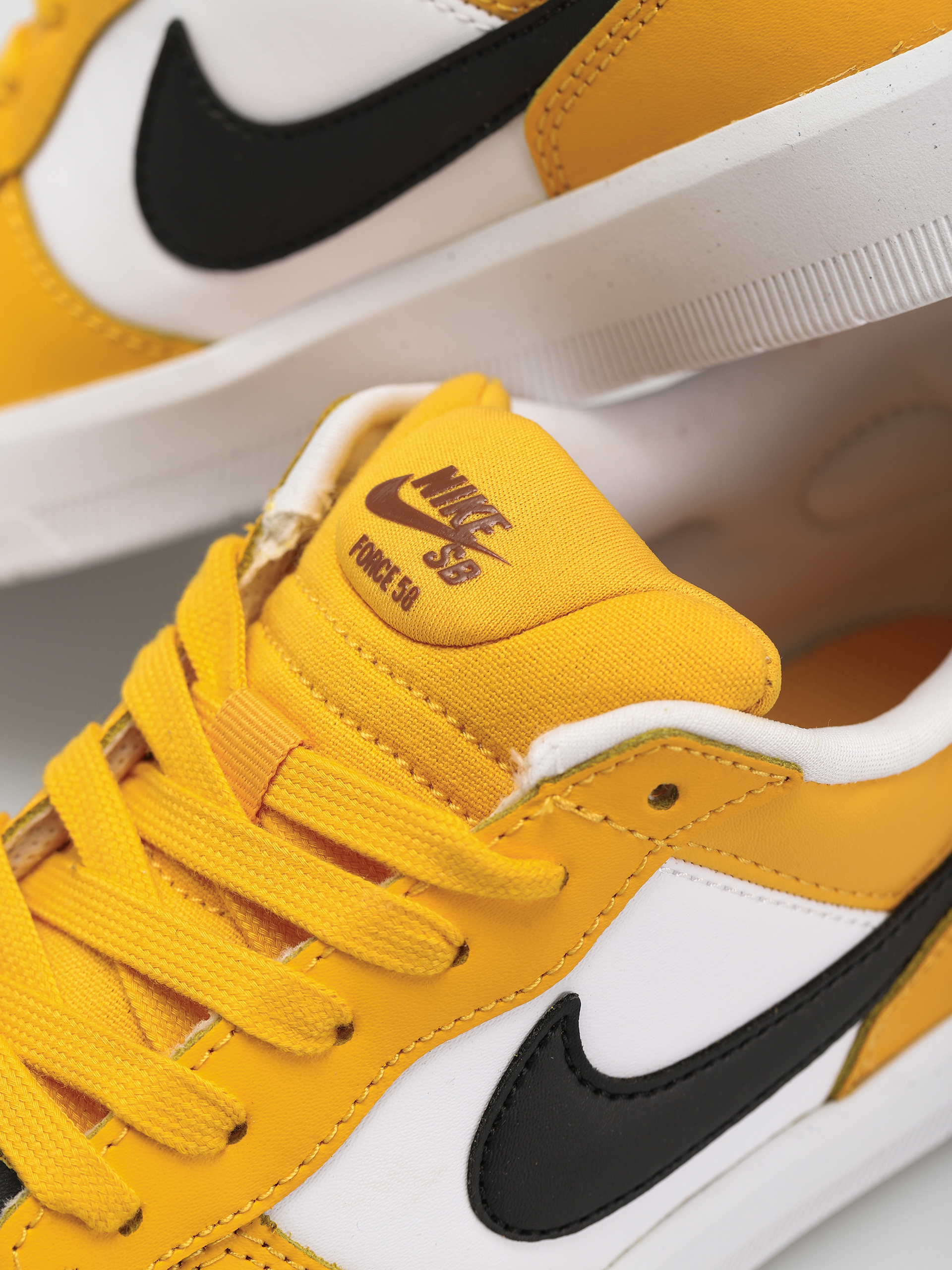 Boty Nike SB Force 58 Premium (university gold/black white pecan)