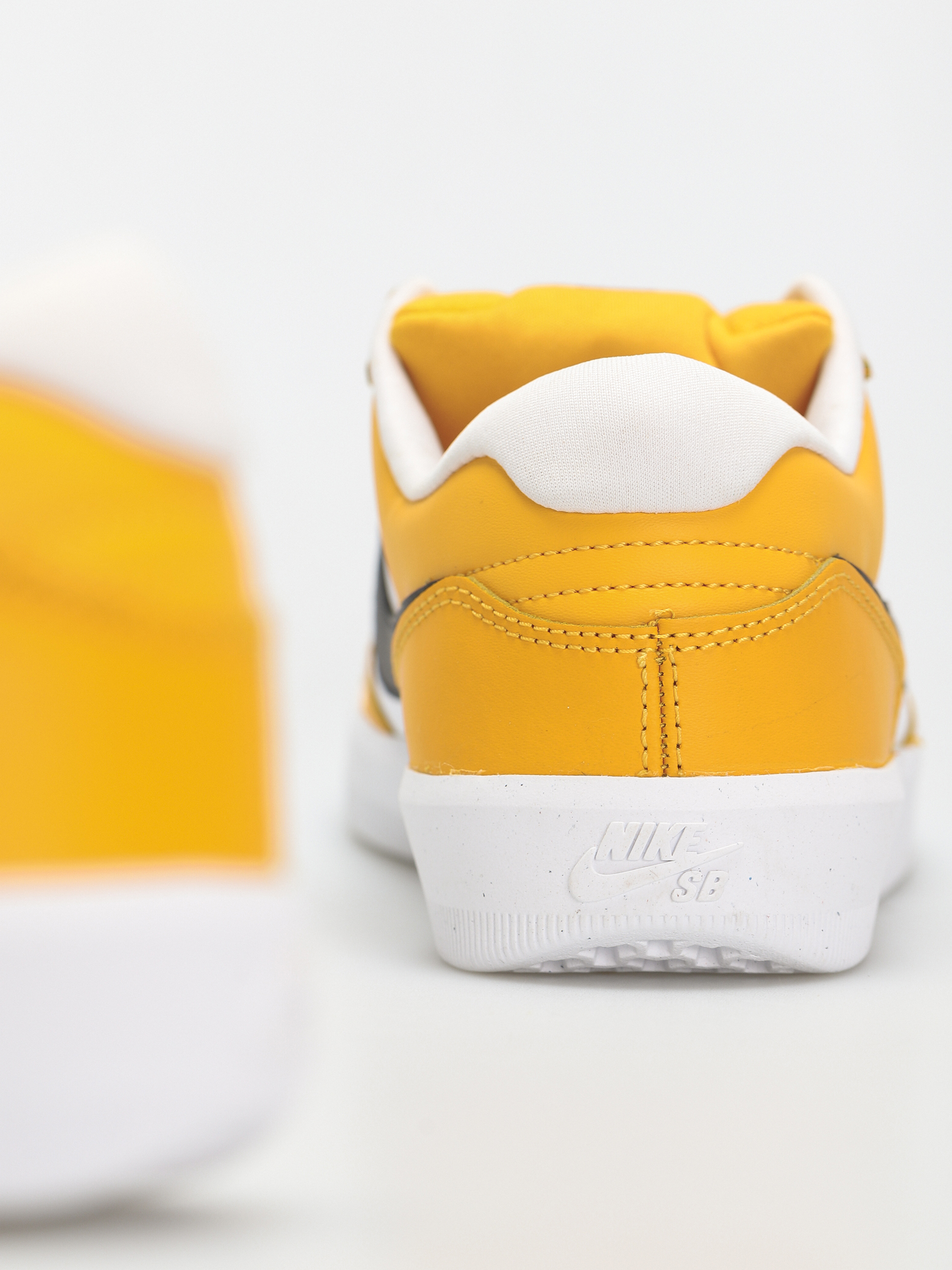 Boty Nike SB Force 58 Premium (university gold/black white pecan)